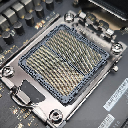 ASUS ROG Crosshair X670E Extreme, Socket AM5, ATX Desktop Gaming Motherboard