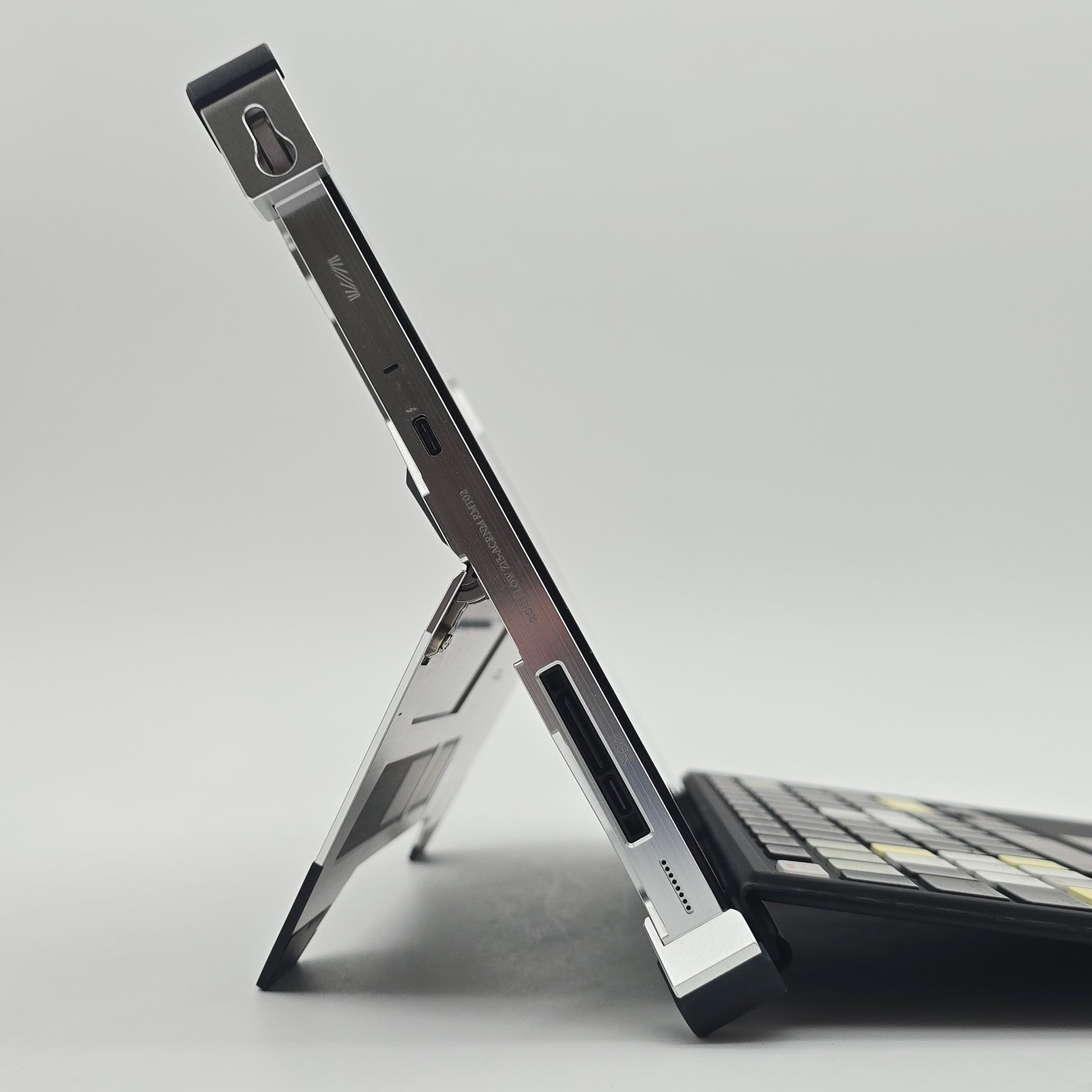 ASUS ROG Flow Z13 ACRNM, RTX 4070, Intel Core i9-13900H, 32GB DDR5, 2TB NVMe, 13.4" 165Hz WQXGA, Windows Gaming Tablet/Laptop