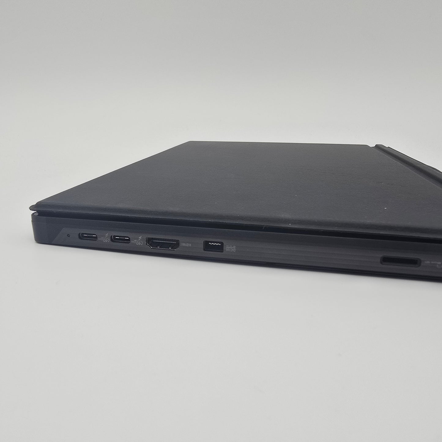 ASUS ROG FLOW Z13, Radeon 8050S, Ryzen AI Max 390, 32GB DDR5, 1TB NVME, 13.4" QHD+ 180Hz, Windows Gaming Laptop