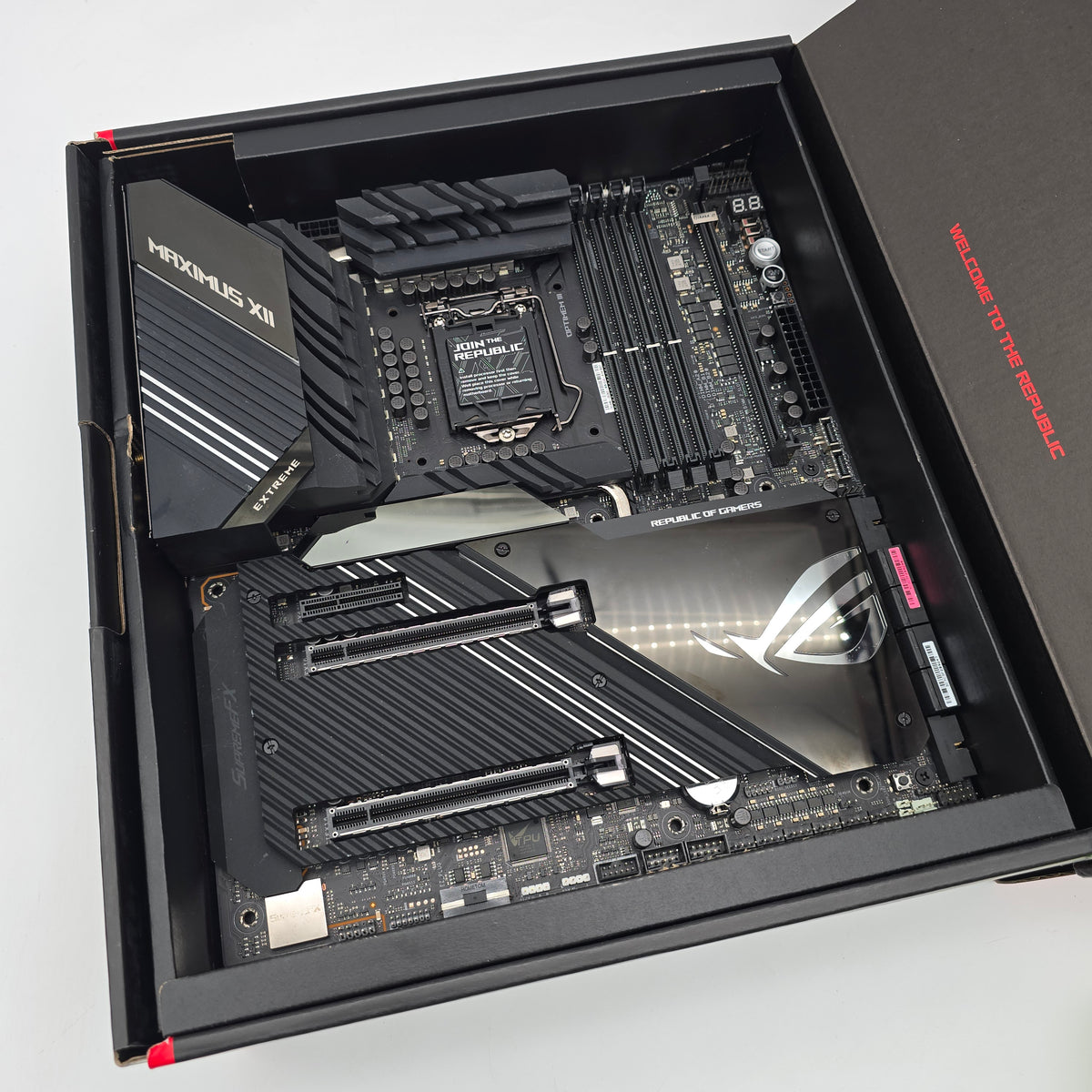 ASUS ROG Maximus XII Extreme, Intel LGA1200 Socket EATX Gaming Motherboard