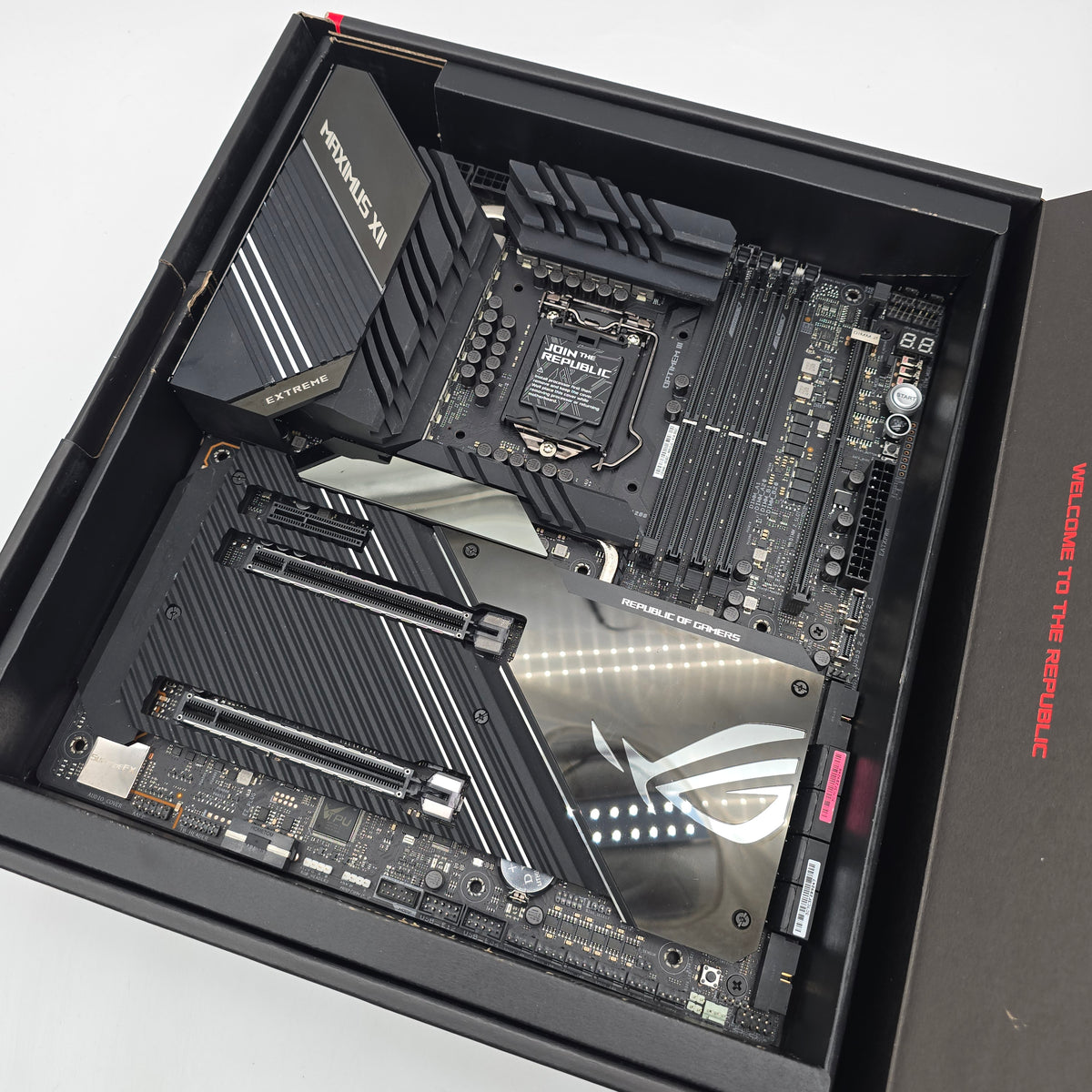 ASUS ROG Maximus XII Extreme, Intel LGA1200 Socket EATX Gaming Motherboard