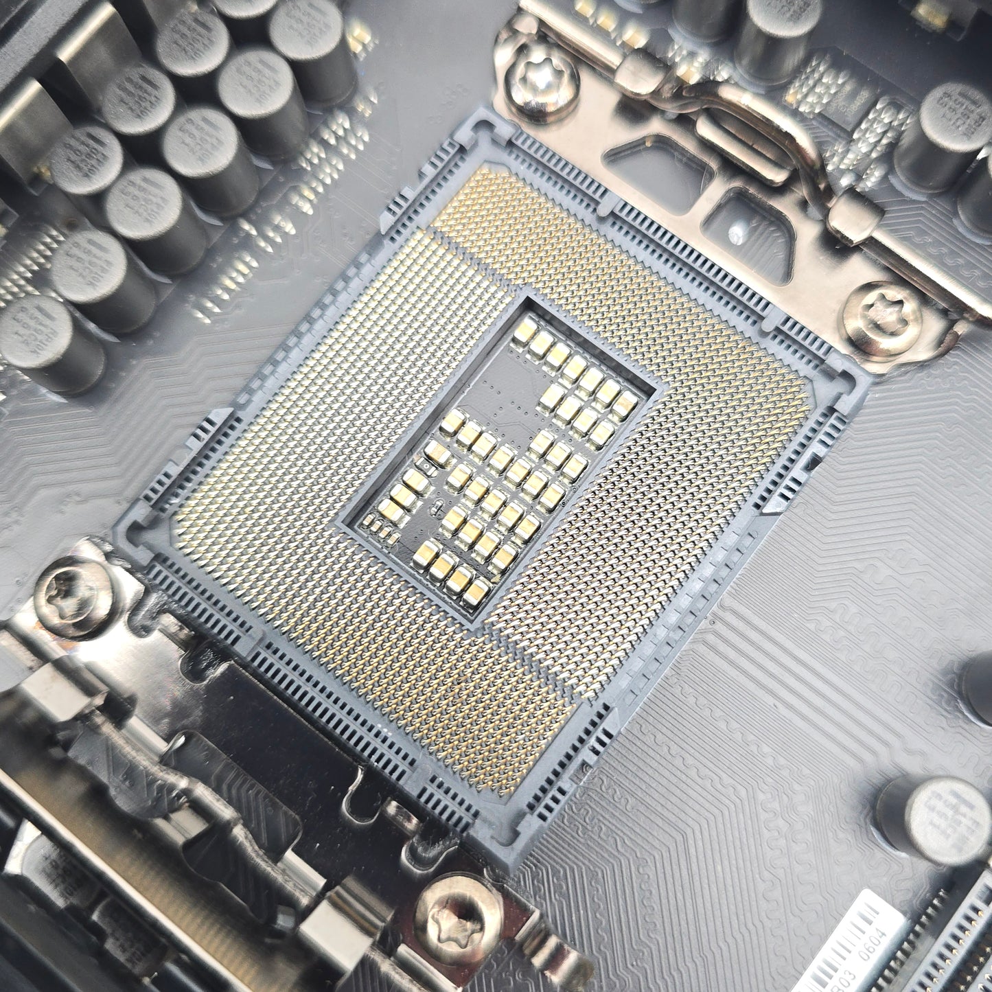 ASUS ROG Maximus Z690 Hero, Intel LGA1700, ATX Gaming Motherboard