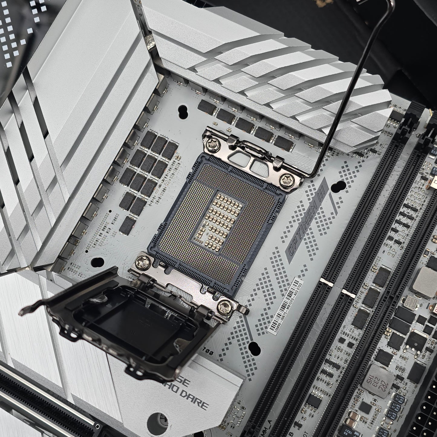 ASUS ROG Z790 Maximus Apex White, Intel Socket Type LGA 1700 Gaming Motherboard