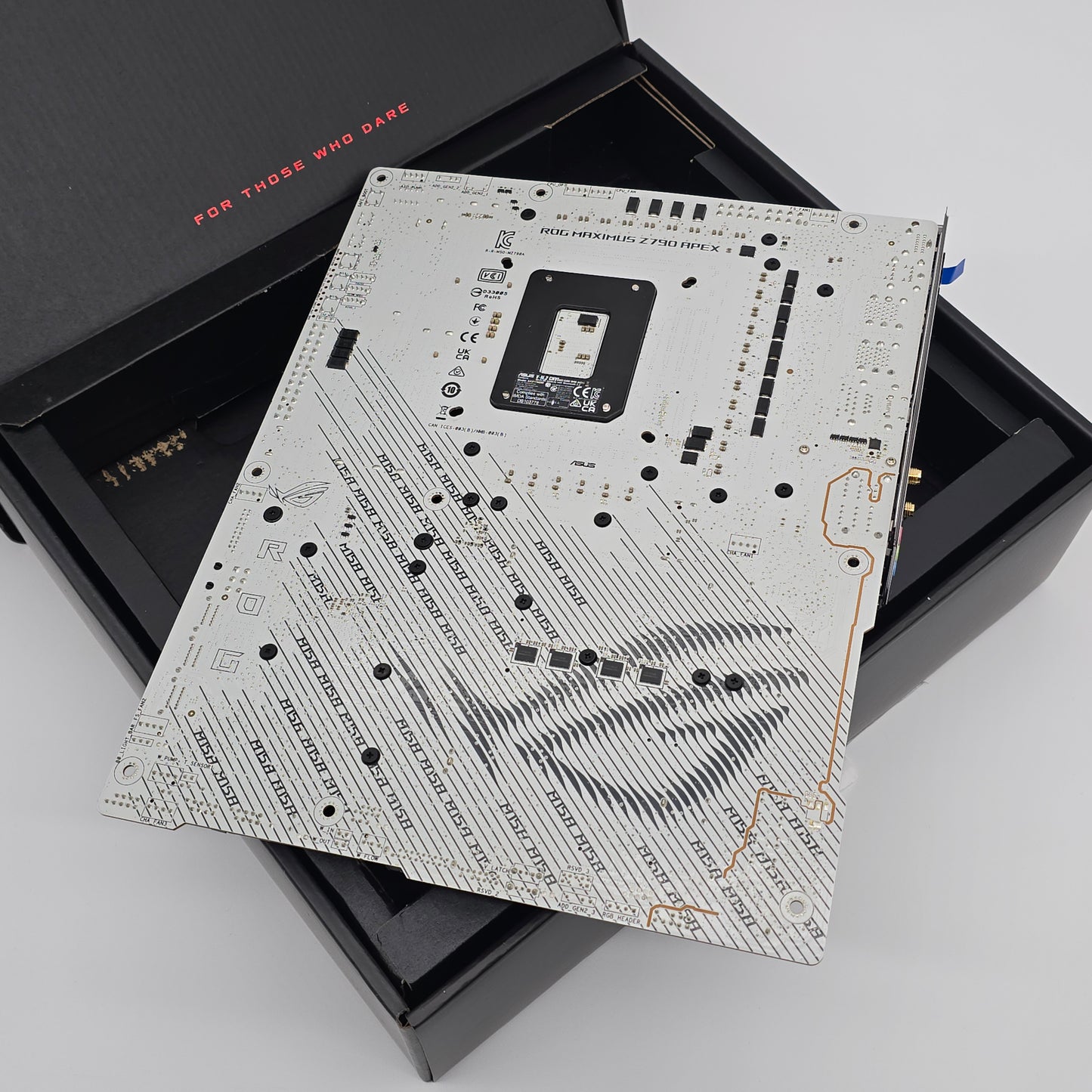 ASUS ROG Z790 Maximus Apex White, Intel Socket Type LGA 1700 Gaming Motherboard