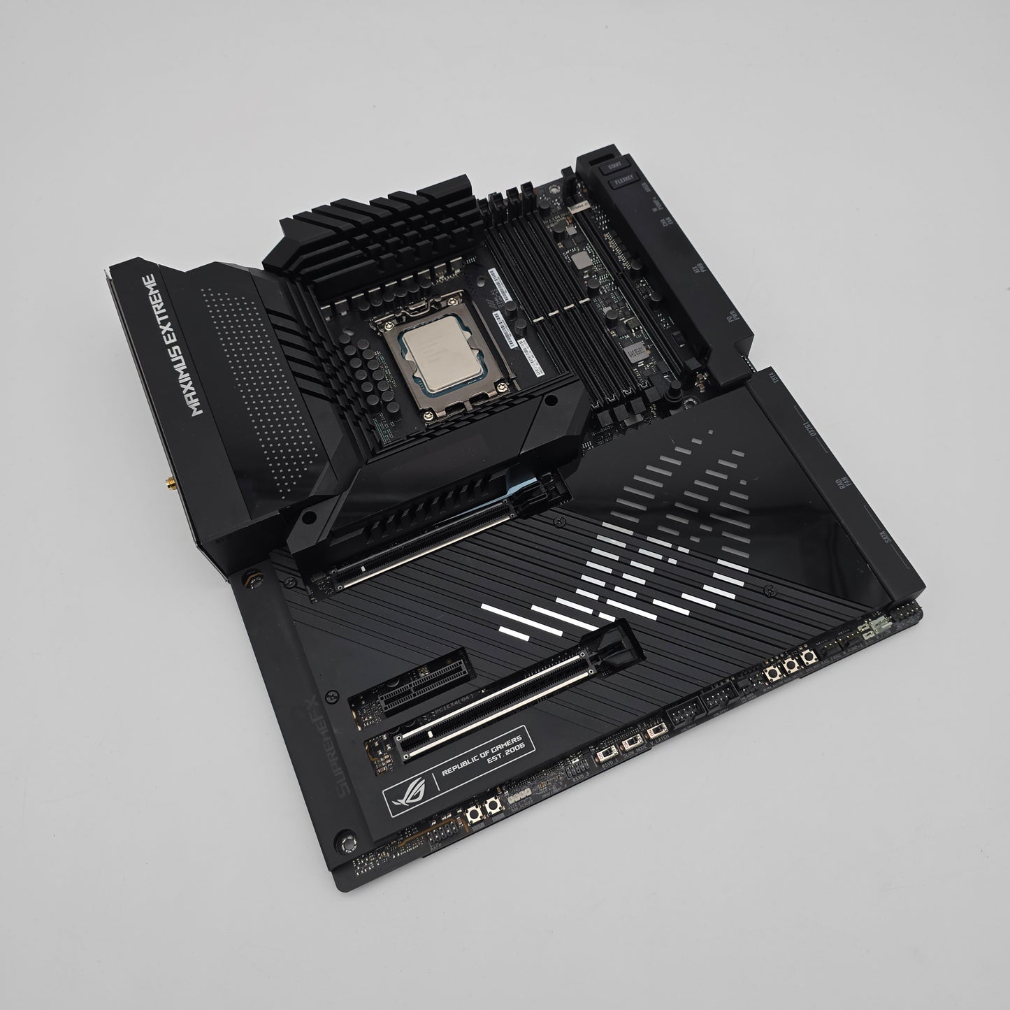 ASUS ROG Maximus Z790 Extreme Gaming Motherboard, Intel Core i9-12900K Processor CPU Combo