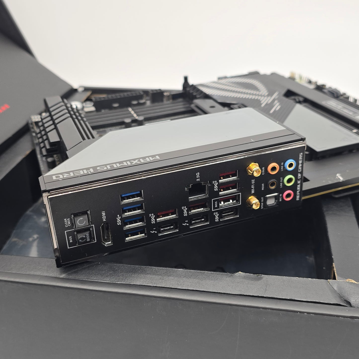 ASUS ROG MAXIMUS Z790 Hero, Intel Socket LGA 1700 Gaming Motherboard, DDR5