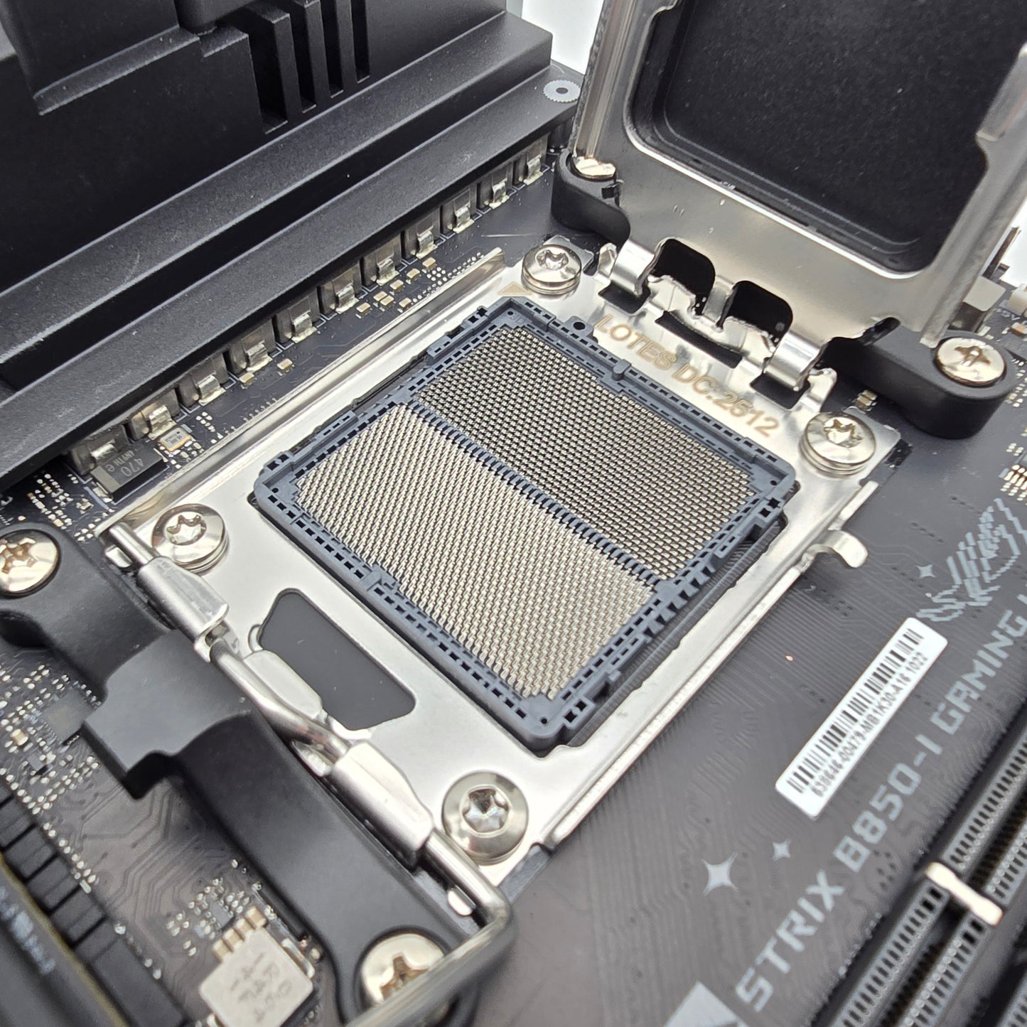 ASUS ROG STRIX B850-I Gaming WiFi, Socket AM5 Mini ITX AMD Gaming Motherboard