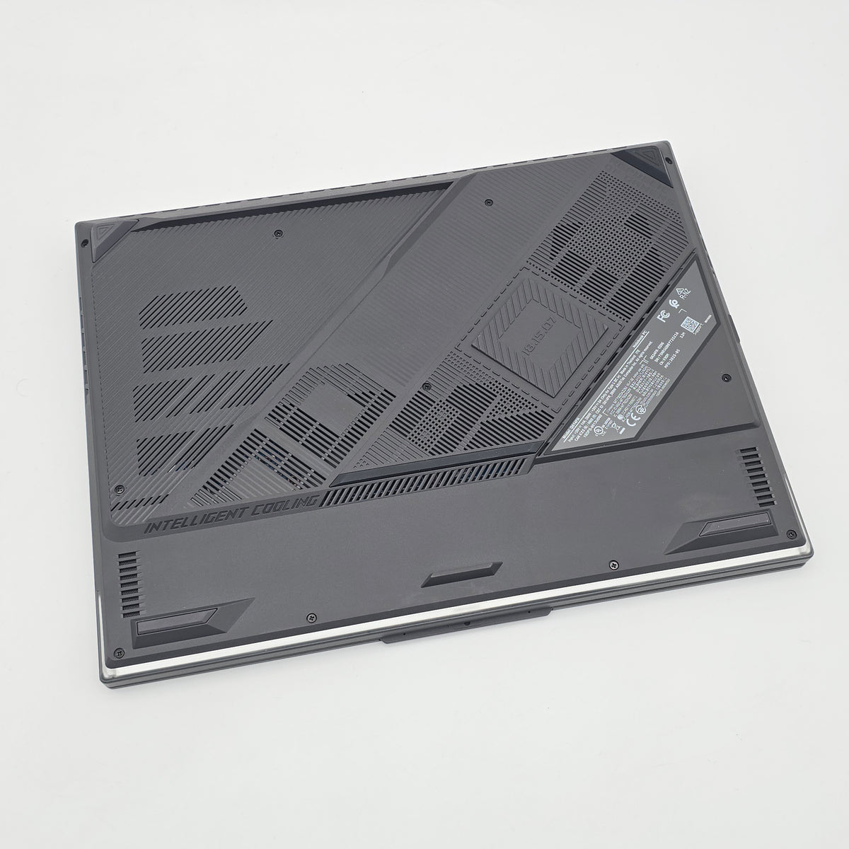 ASUS ROG Strix G16, RTX 5070 Ti, AMD Ryzen 9 9955HX, 32GB DDR5, 16" WQXGA 240Hz, Windows Gaming Laptop