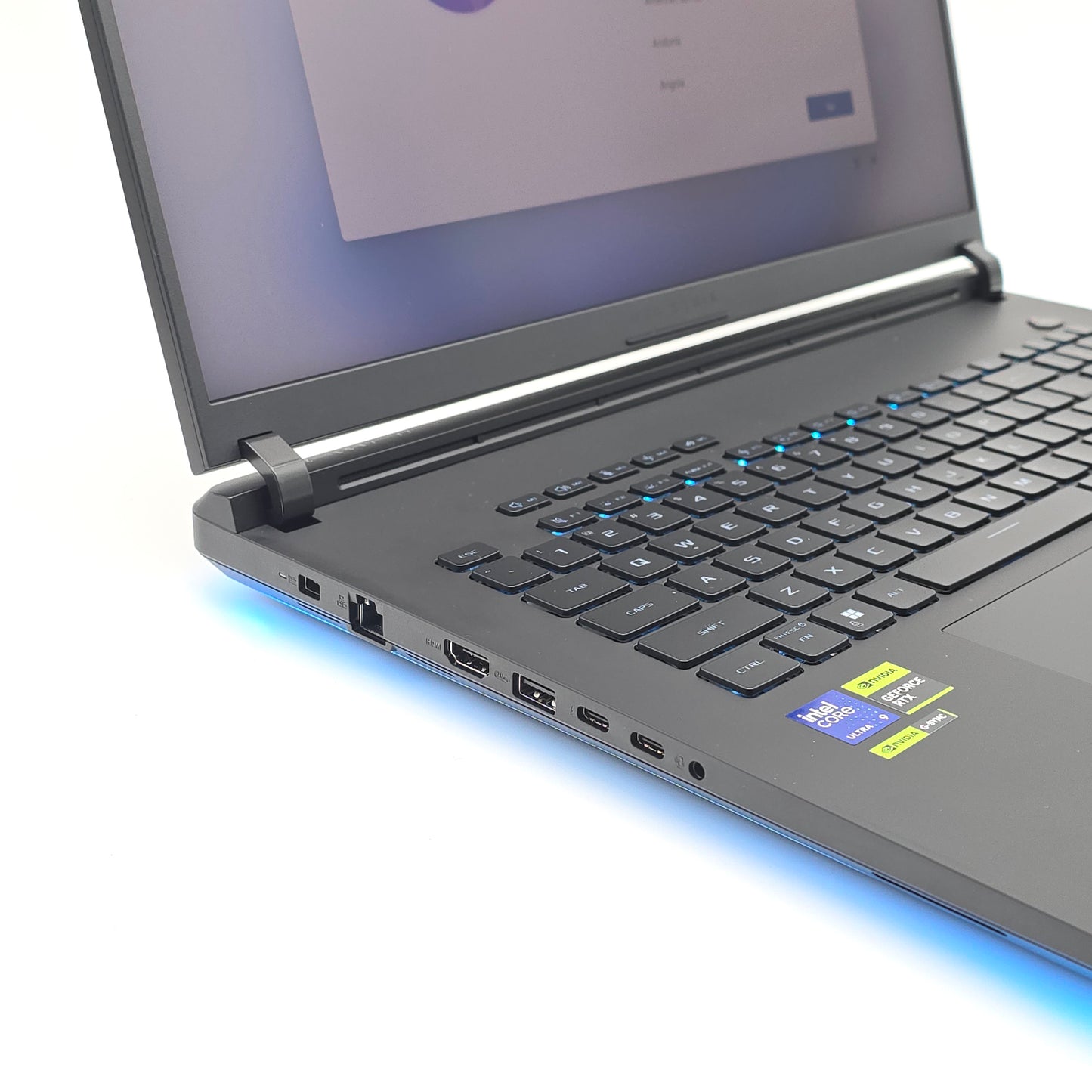 ASUS ROG STRIX SCAR 18, NVIDIA RTX 5090, Intel Ultra 9 275HX, 2TB NVMe, 32GB DDR5, QHD+ 240Hz Screen 18"