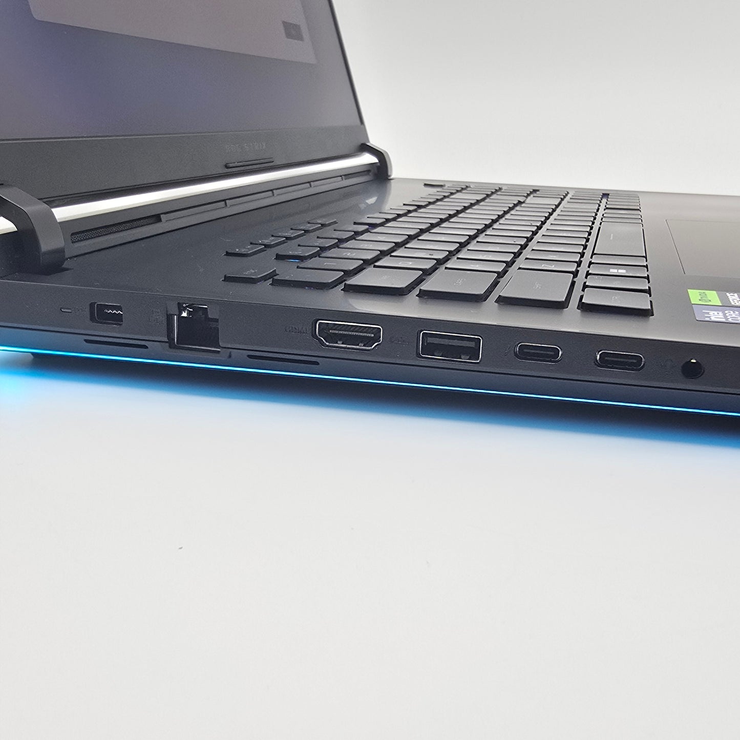 ASUS ROG STRIX SCAR 18, RTX 5080, Intel Core Ultra 9 275HX, 32GB DDR5, 2TB NVME, 18" QHD