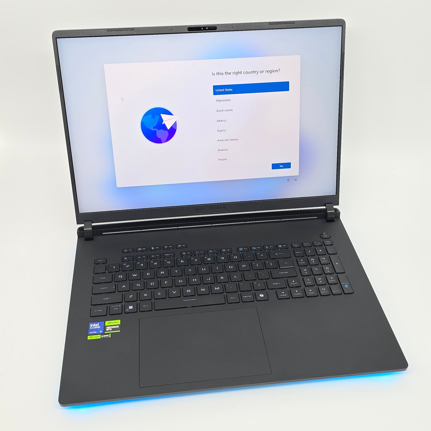 ASUS ROG STRIX SCAR 18, RTX 5080, Intel Core Ultra 9 275HX, 32GB DDR5, 2TB NVME, 18" QHD