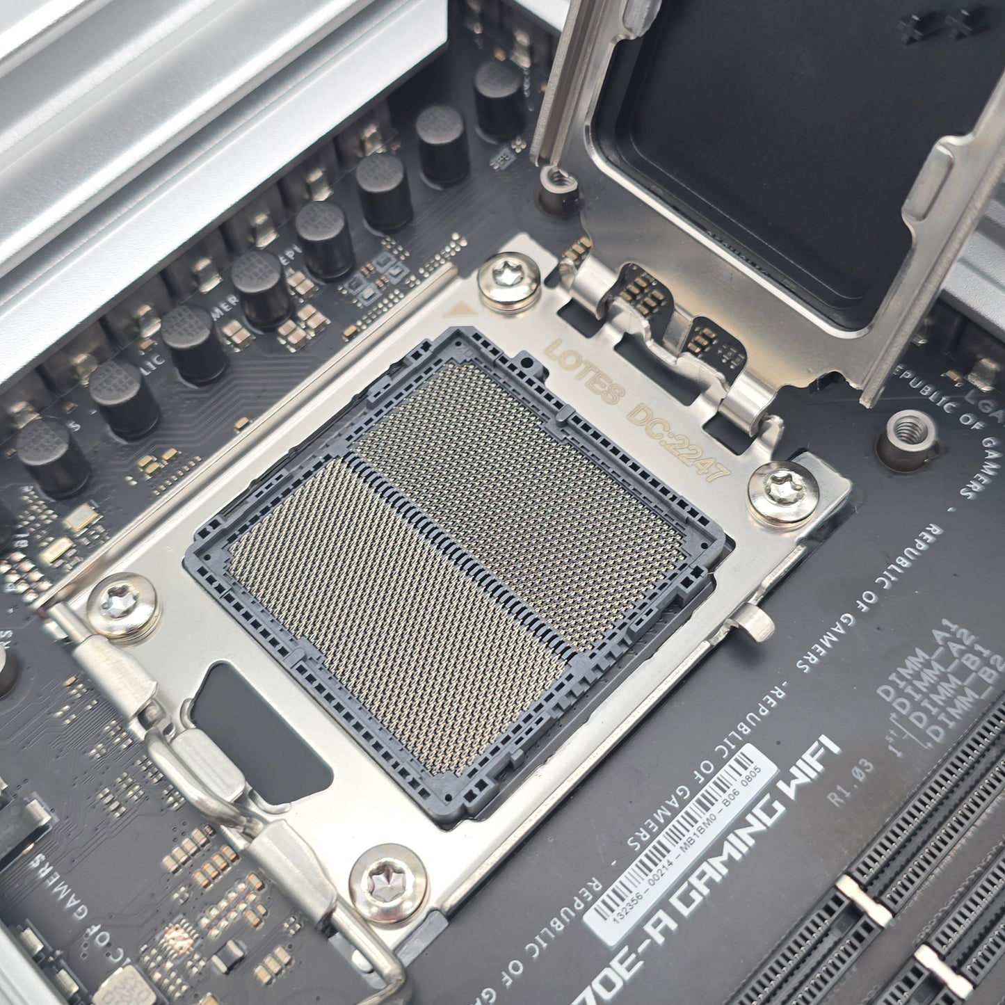 ASUS ROG STRIX X670E-A Gaming WiFi, AM5 ATX Desktop Gaming Motherboard