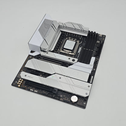 ASUS ROG STRIX X670E-A Gaming WiFi, AM5 ATX Desktop Gaming Motherboard