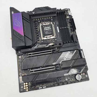 ASUS ROG Strix X670E-E Gaming WiFi, AMD Socket AM5, ATX Gaming Motherboard