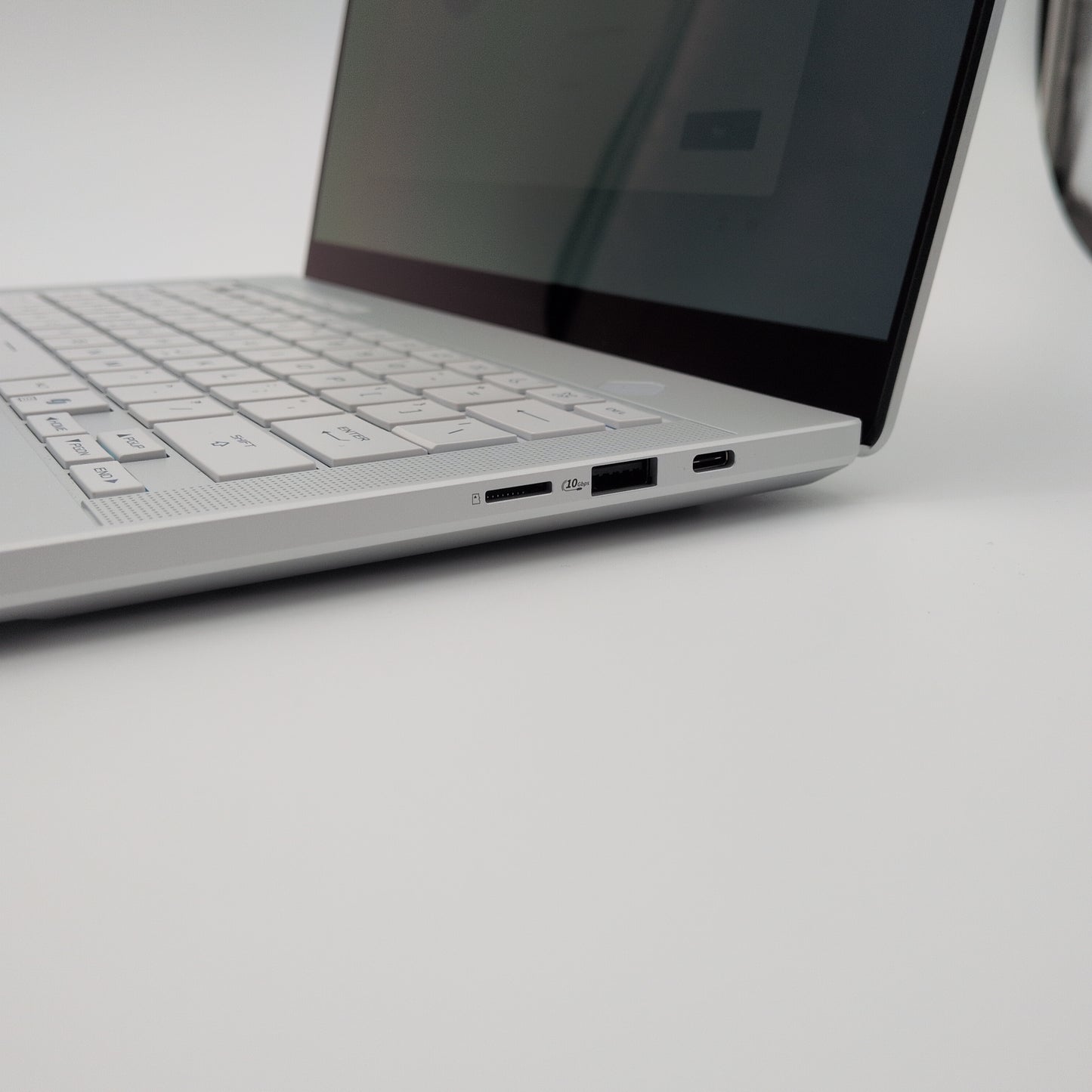 ASUS ROG Zephyrus G14, RTX 5070 Ti, Ryzen AI 9 HX 370, 32GB DDR5, 1TB NVMe, 14" 3K OLED, Gaming Laptop