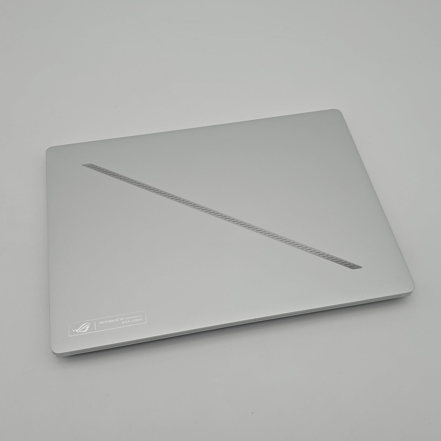 ASUS ROG Zephyrus G14 OLED, RTX 5080, Ryzen AI 9 HX 370, 32GB DDR5, 2TB NVMe, 14" QHD+ 120Hz OLED, Windows Gaming Laptop