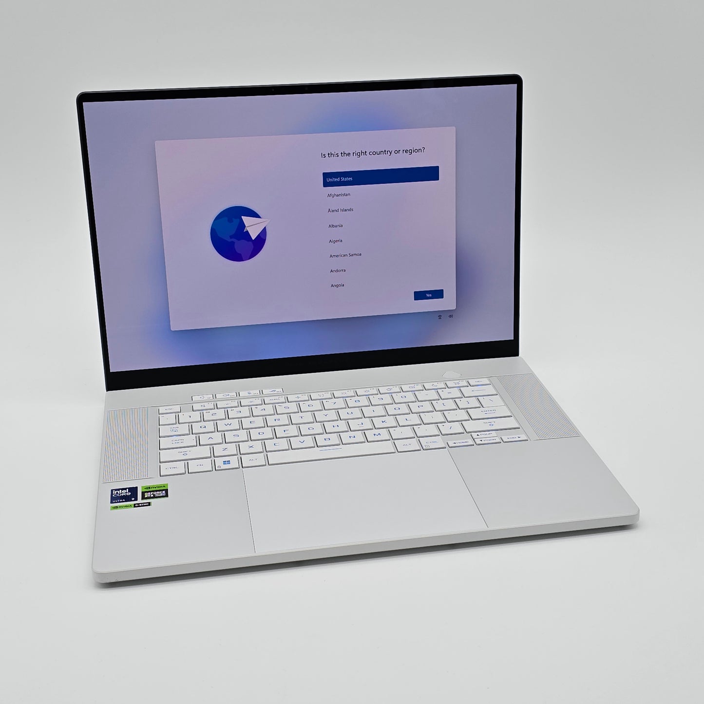 ASUS ROG Zephyrus G16 OLED, RTX 4080, Intel Ultra 9 185H, 32GB DDR5, 2TB NVMe, QHD+ 240Hz OLED Gaming Laptop 16"