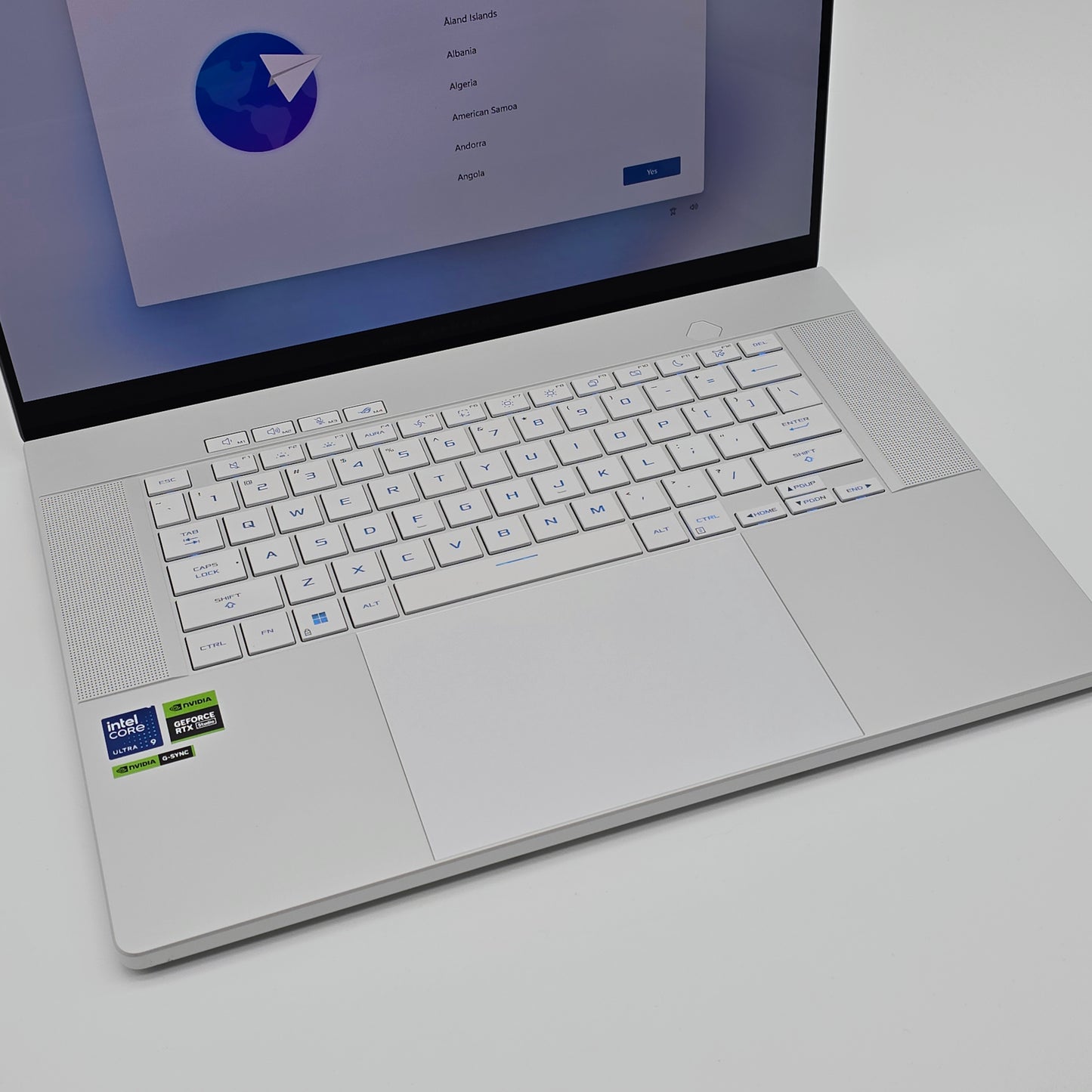 ASUS ROG Zephyrus G16 OLED, RTX 4080, Intel Ultra 9 185H, 32GB DDR5, 2TB NVMe, QHD+ 240Hz OLED Gaming Laptop 16"