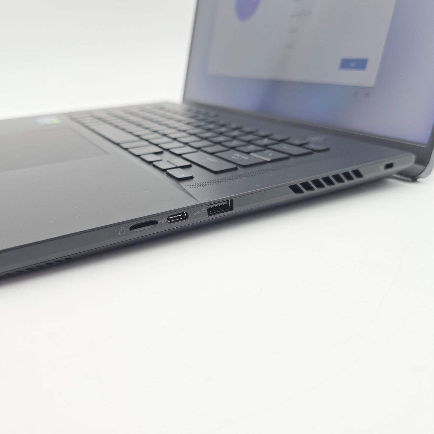 ASUS ROG Zephyrus M16, NVIDIA RTX 4080, Intel i9-13900H, 32GB DDR5, 2TB Storage, 16" QHD+ 240Hz Gaming Laptop