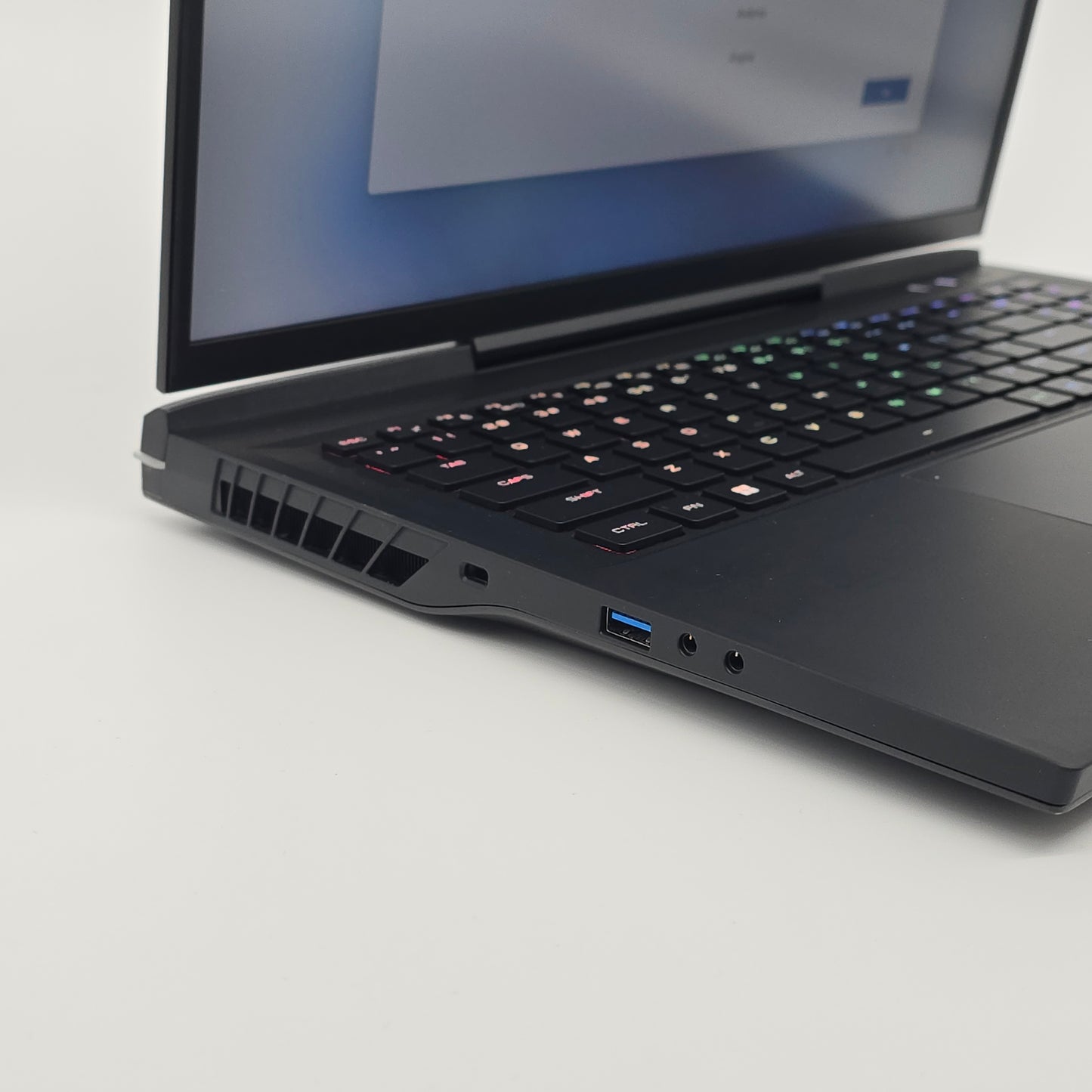 BIMBOX Slim 17 Gaming Laptop, RTX 4070, 64GB RAM, Intel i9-13900HX, 1TB NVMe, 240Hz QHD+ 17" Screen