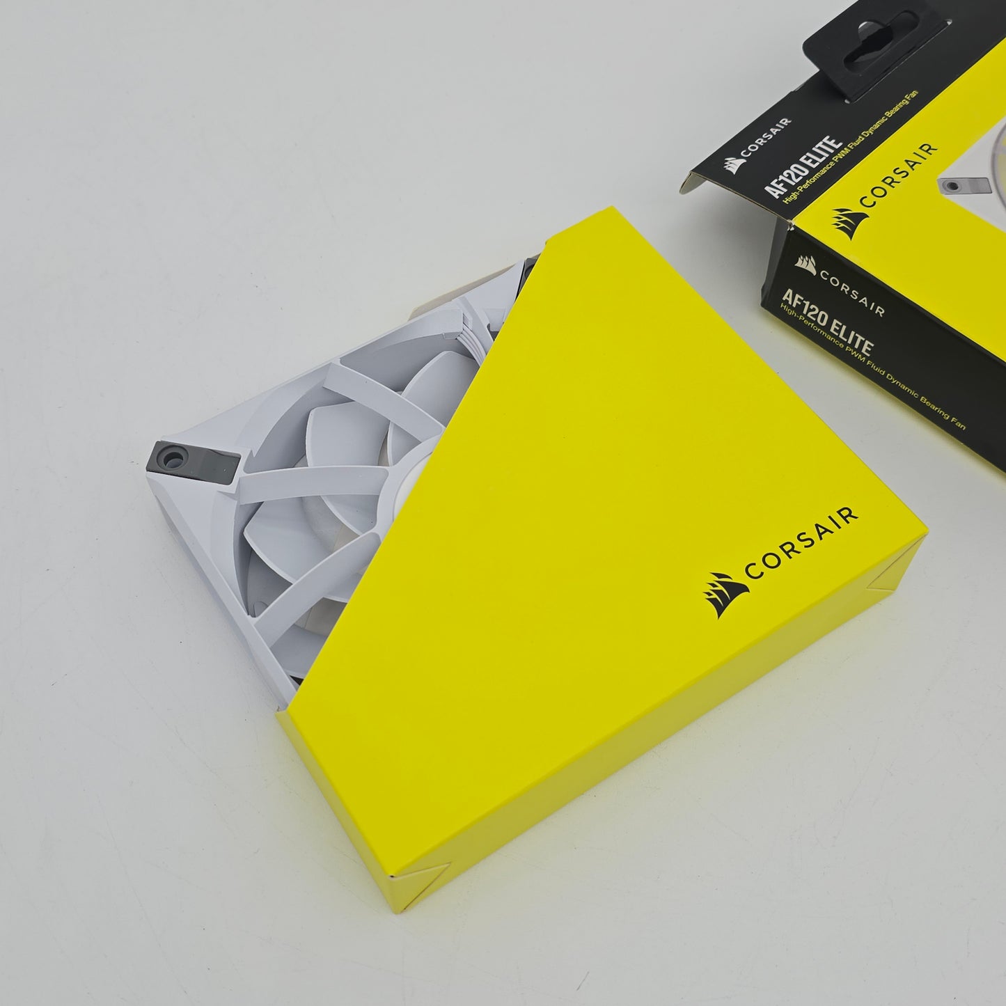 Corsair AF120 Elite White RGB 120mm Fan