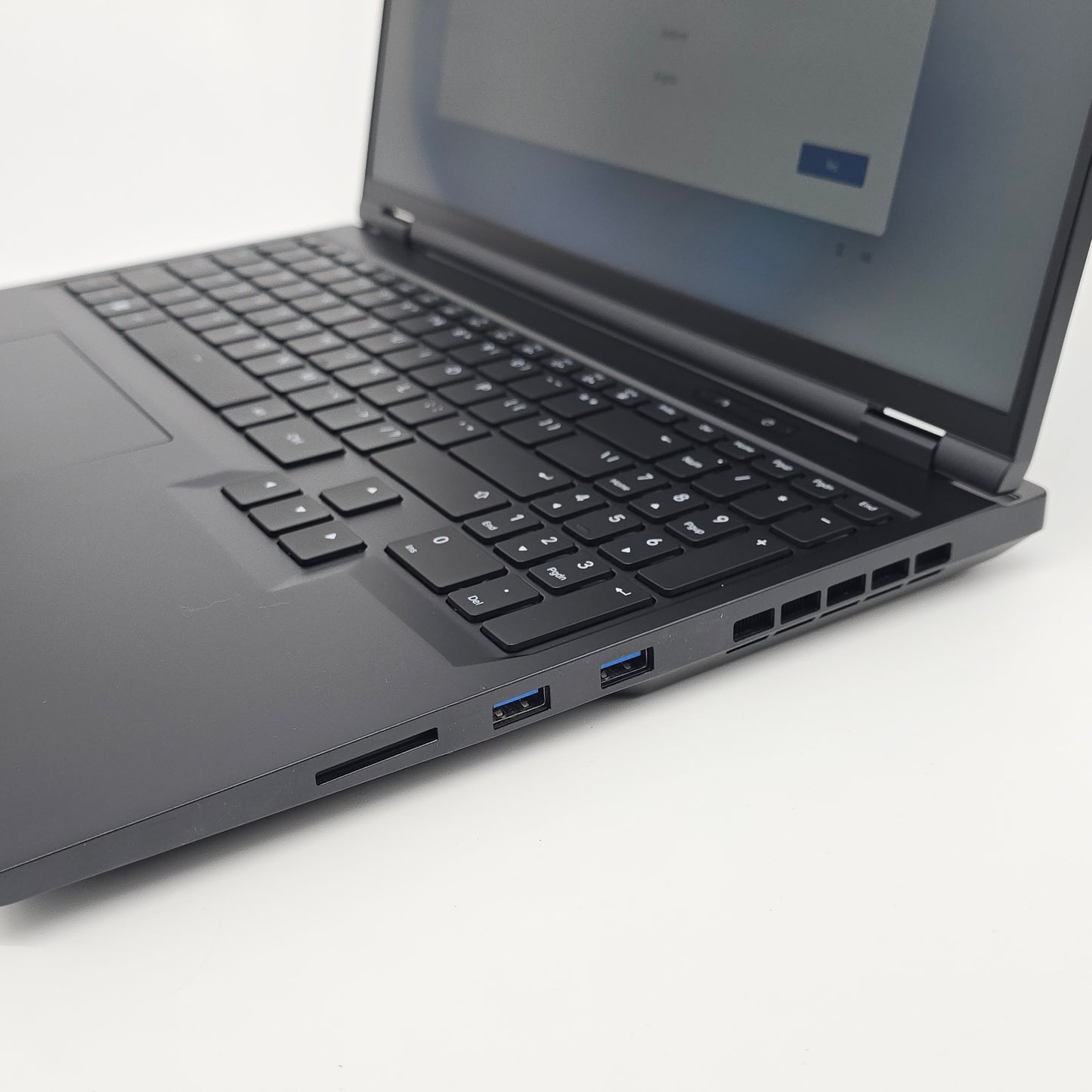 Eluktronics Hydroc 16, RTX 4090, Intel i9-14900HX, 8TB NVMe, 64GB DDR5, 240Hz QHD Gaming Laptop