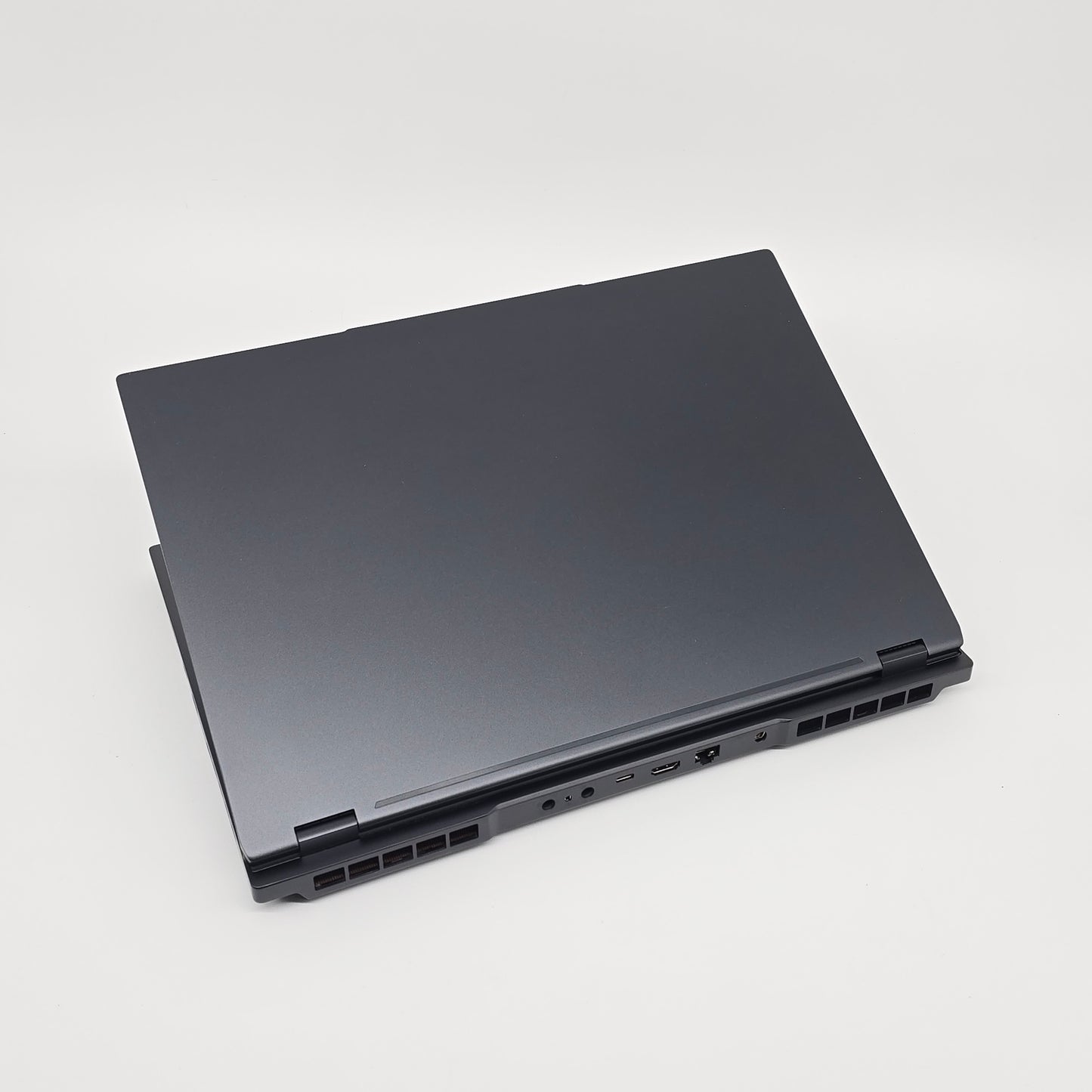 Eluktronics Hydroc 16, RTX 4090, Intel i9-14900HX, 8TB NVMe, 64GB DDR5, 240Hz QHD Gaming Laptop