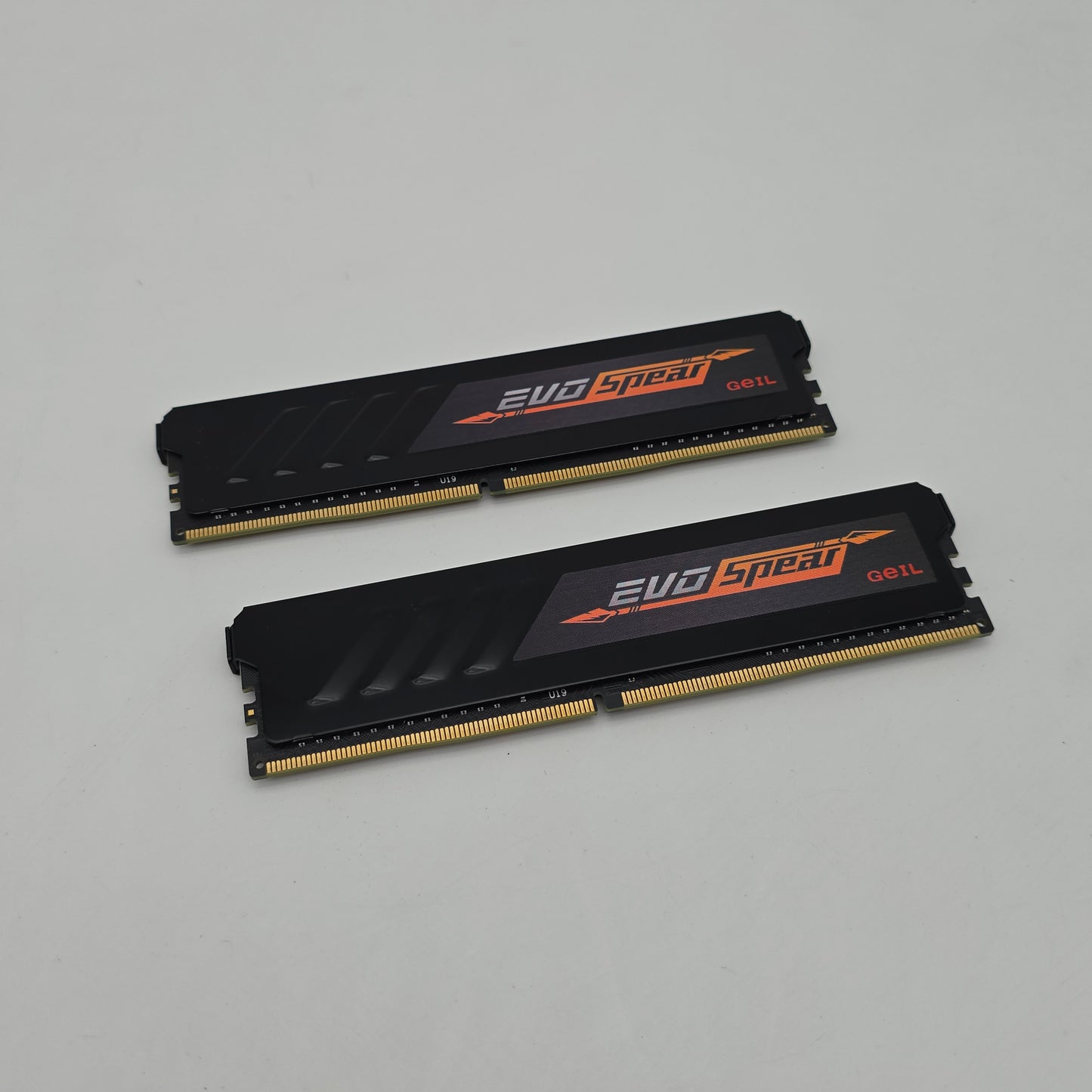 Geil Evo Spear 16GB DDR4, 3200MHz, CL18-20-20-38, Desktop Gaming Memory RAM (2x8GB)