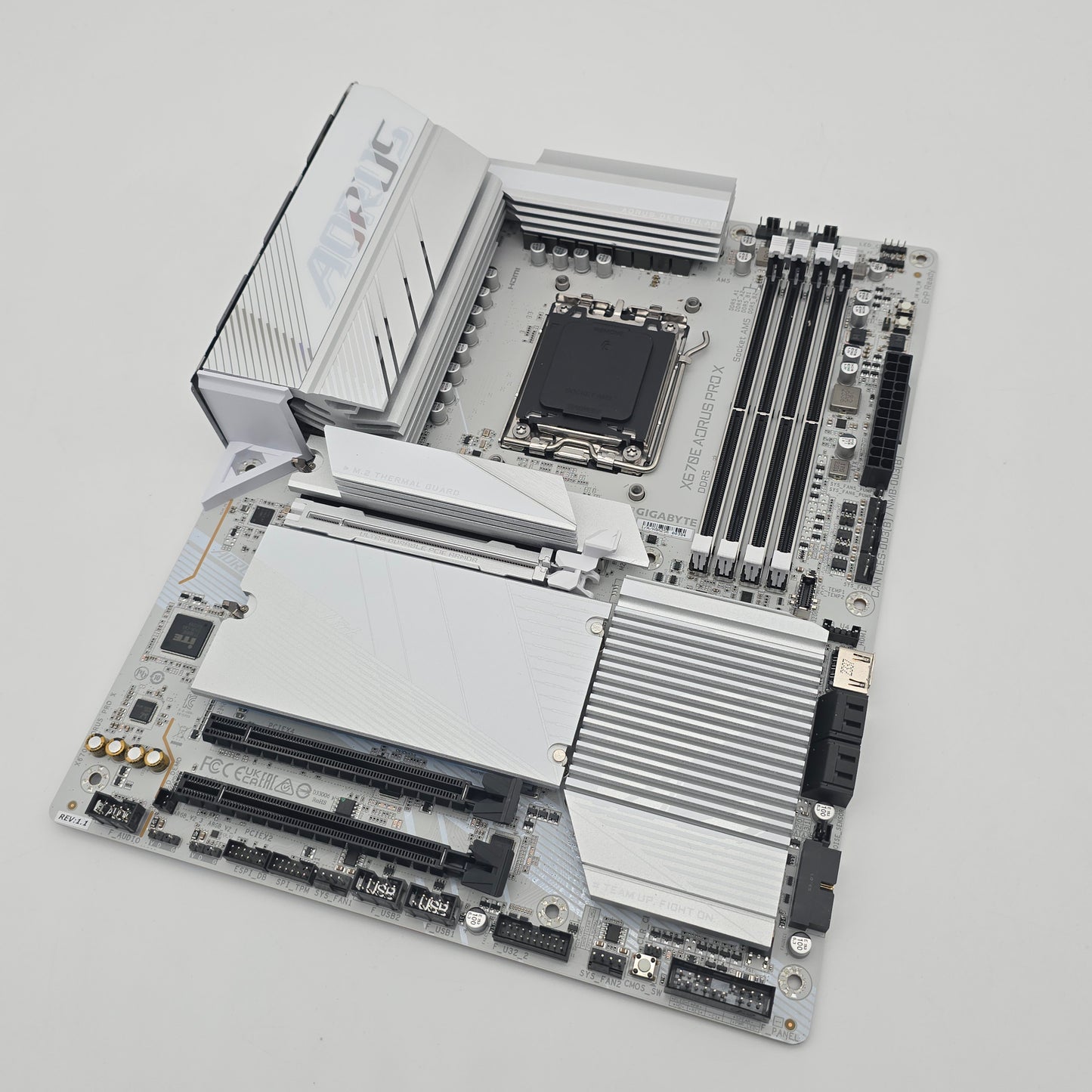Gigabyte Aorus X670E Aorus Pro X, AMD Socket AM5, ATX Desktop Gaming Motherboard