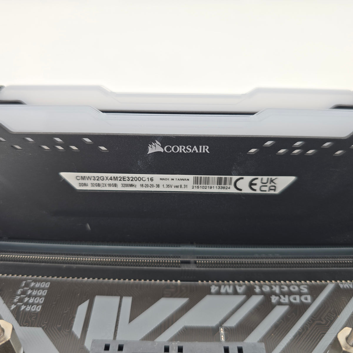 Gigabyte B450M DS3H WiFi V2 Gaming Motherboard, AMD Ryzen 7 3700X CPU, 32GB Corsair Vengeance RGB Pro DDR4 3200MHz RAM Combo