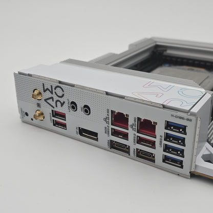 Gigabyte TRX50 AERO D AMD Threadripper Motherboard + Ryzen Threadripper 7960X Workstation Motherboard Combo