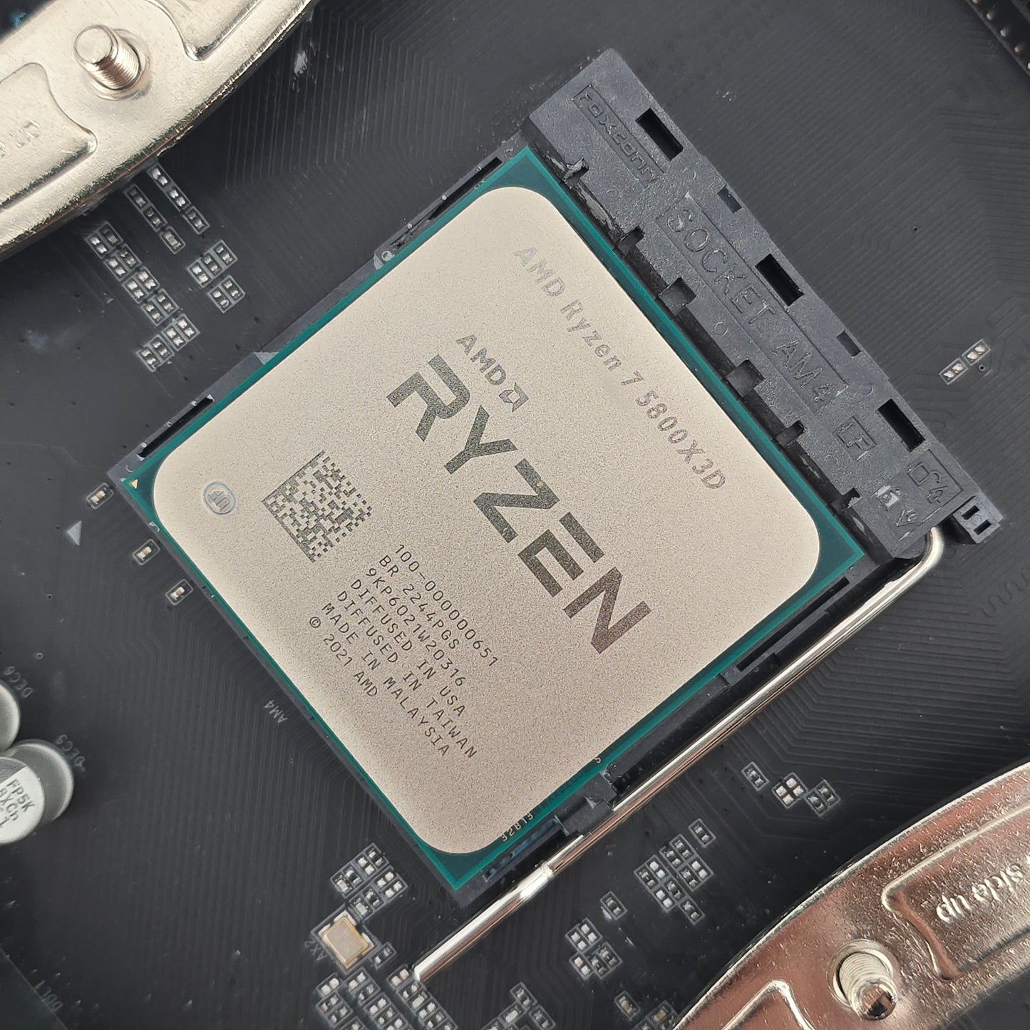AMD Ryzen 7 5800X3D, Gigabyte Aorus Ultra X470 Motherboard, 32GB DDR4 RAM Combo
