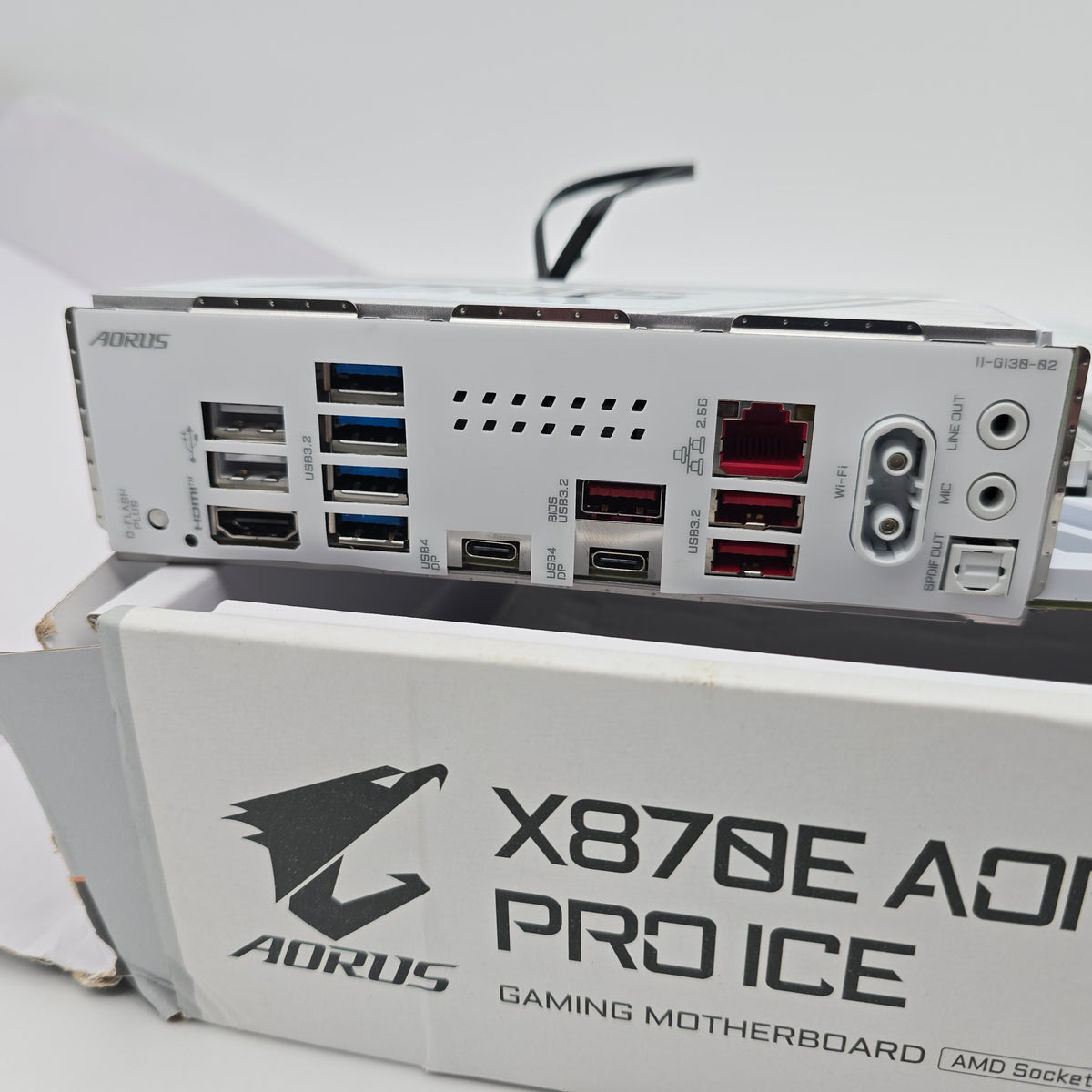 Gigabyte X870E Aorus Pro Ice Gaming Motherboard, AMD Ryzen 9950X CPU w/ ThermalGrizzly Waterblock