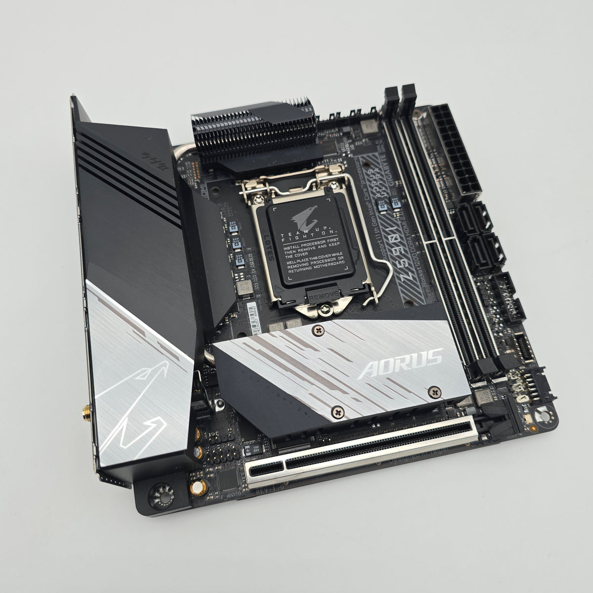 Gigabyte Z590I Aorus Ultra, Intel LGA1200, Mini-ITX Gaming Motherboard