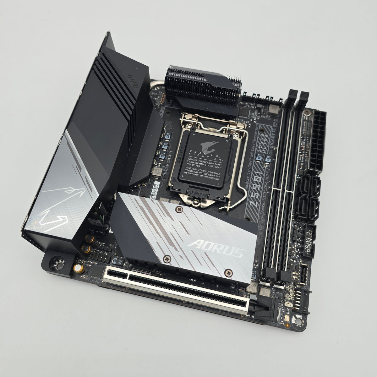 Gigabyte Z590I Aorus Ultra, Intel LGA1200, Mini-ITX Gaming Motherboard