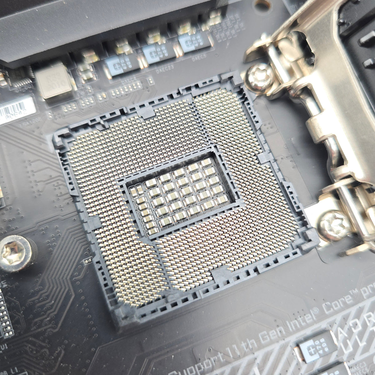 Gigabyte Z590I Aorus Ultra, Intel LGA1200, Mini-ITX Gaming Motherboard