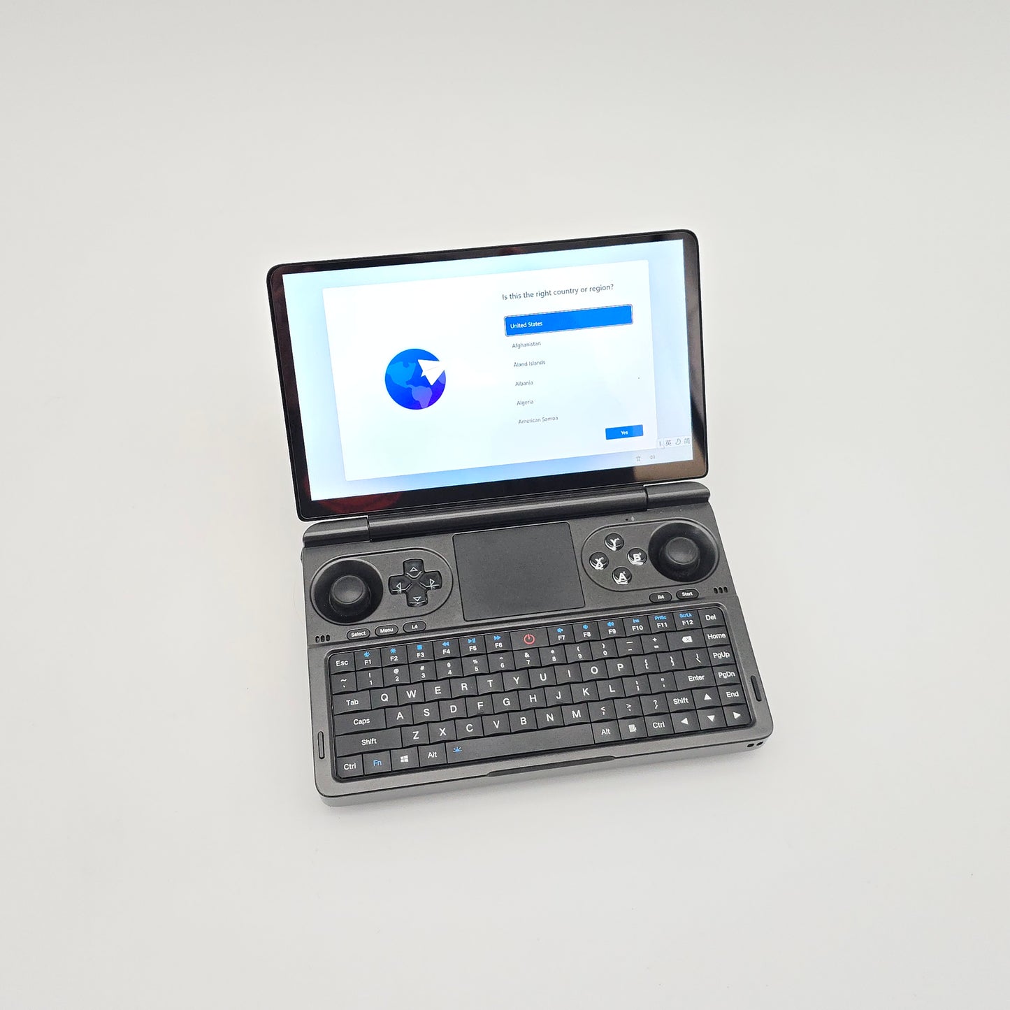 GPD Win Mini, AMD Ryzen 7 8840U, 32GB RAM, 1TB NVMe Handheld Gaming PC