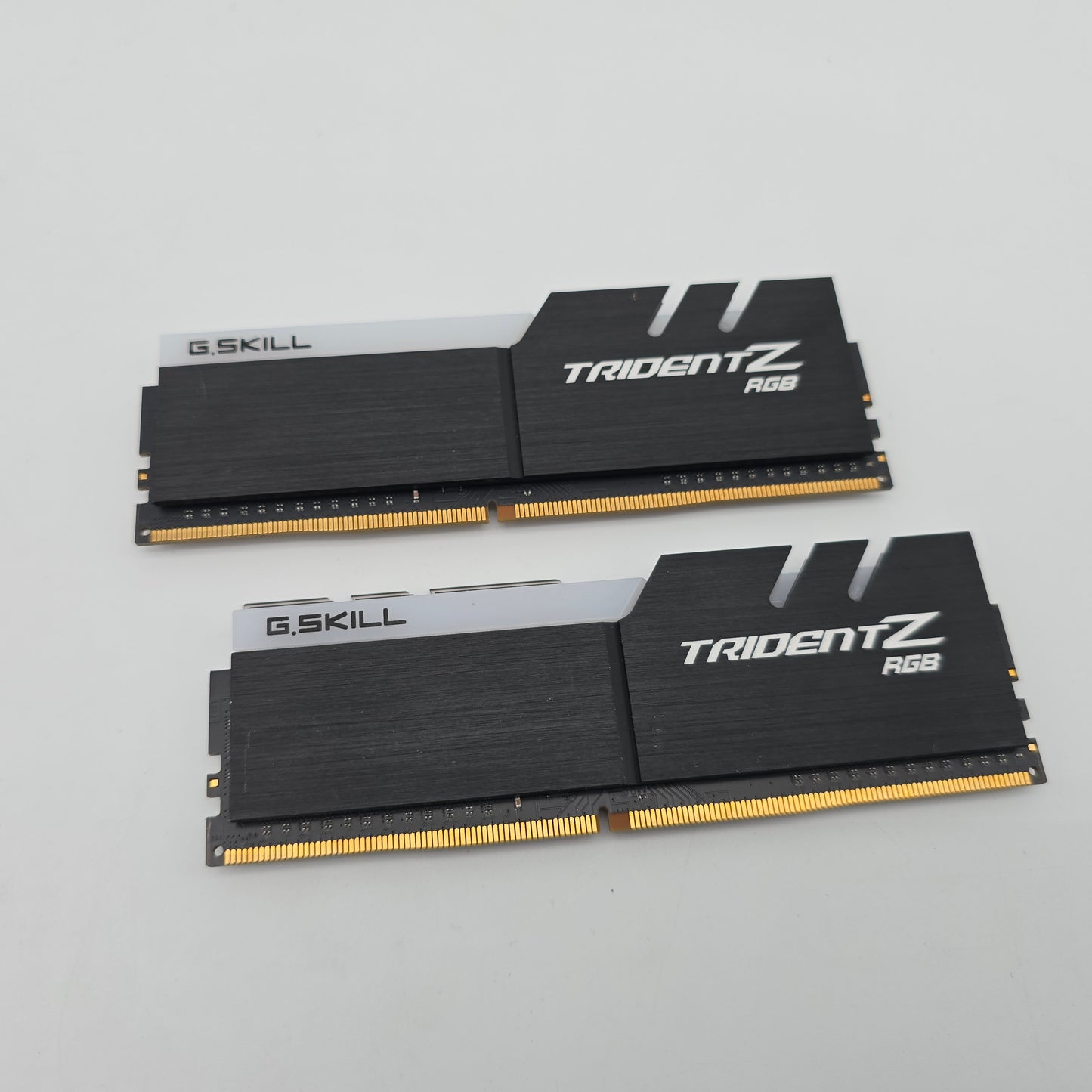 G.Skill Trident Z RGB 16GB DDR4, 3200MHz, CL16, Desktop Gaming Memory RAM (2x8GB)