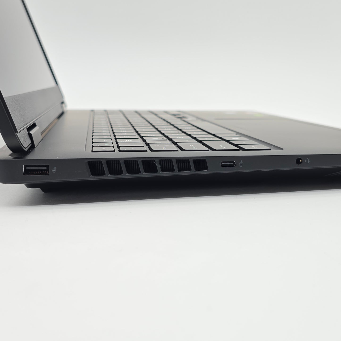 HP Omen 16, RTX 5060, Ryzen 9 8940HX, 32GB DDR5, 1TB NVMe, 16" 2K 144Hz IPS Display, Windows Gaming Laptop