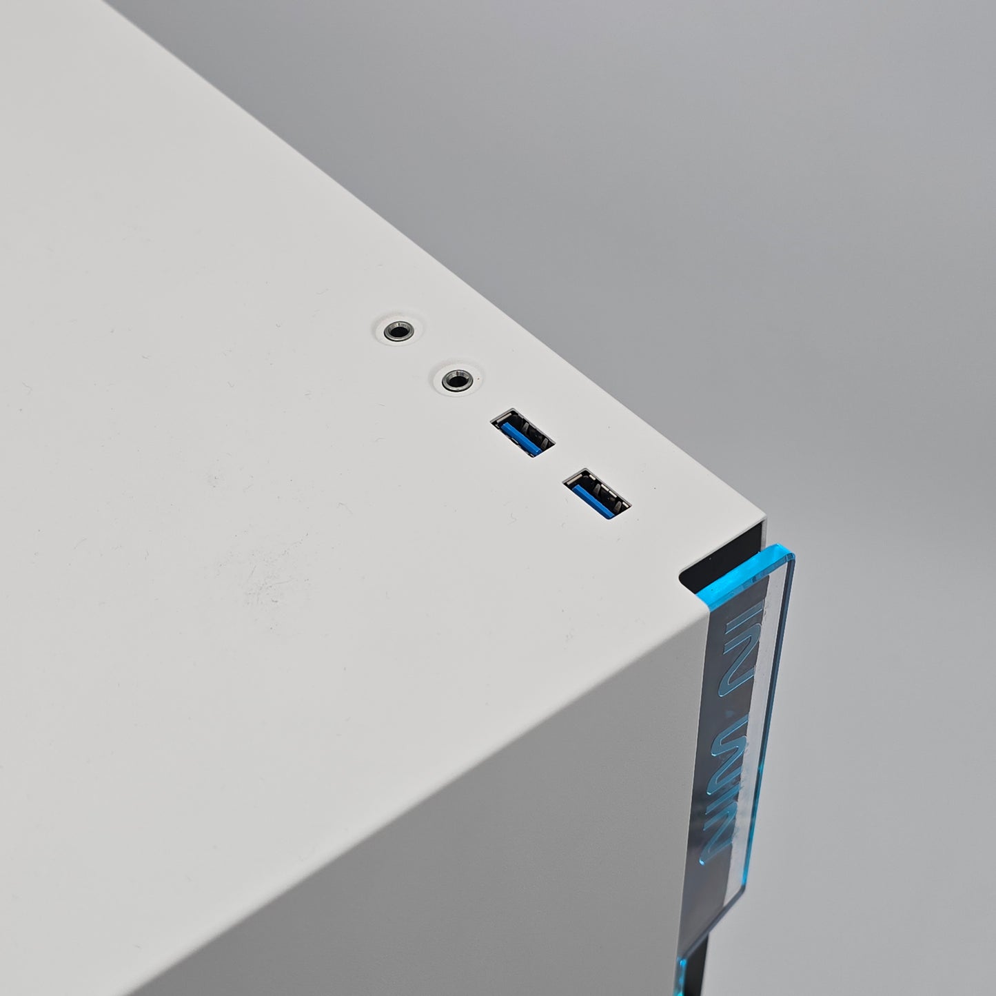 RTX 2080 Super, Intel i7-10700K, 3TB, 16GB DDR4, Custom White Gaming PC