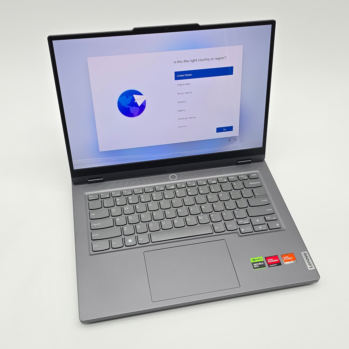 Lenovo Legion 5 Slim, RTX 4060, AMD Ryzen 7 7840HS, 32GB DDR5, 1TB NVMe, 14" QHD+ OLED 120Hz, Windows Gaming Laptop