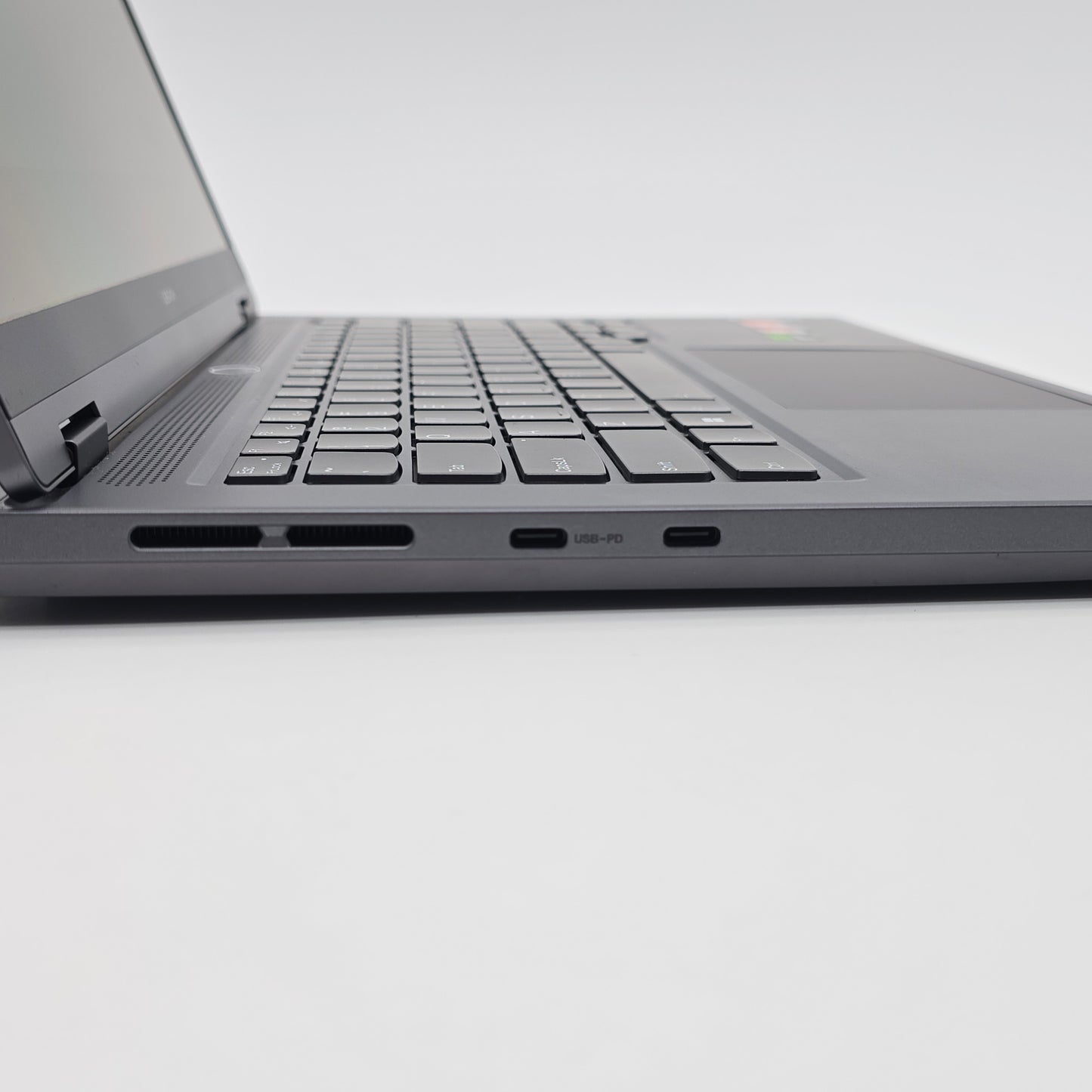 Lenovo Legion 5 Slim, RTX 4060, AMD Ryzen 7 7840HS, 32GB DDR5, 1TB NVMe, 14" QHD+ OLED 120Hz, Windows Gaming Laptop
