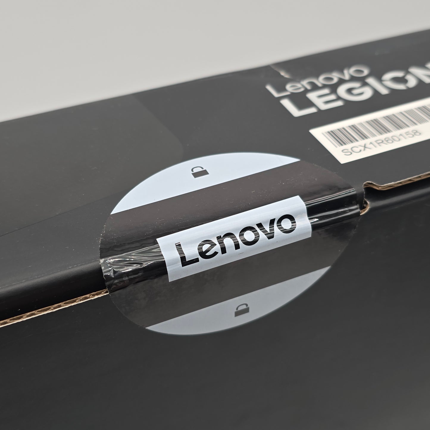 Lenovo Legion Pro 7, NVIDIA RTX 5090, Intel Ultra 9 275HX, 64GB DDR5, 2TB NVMe, 16" OLED QHD+ 240Hz, Lenovo 16IAX10H