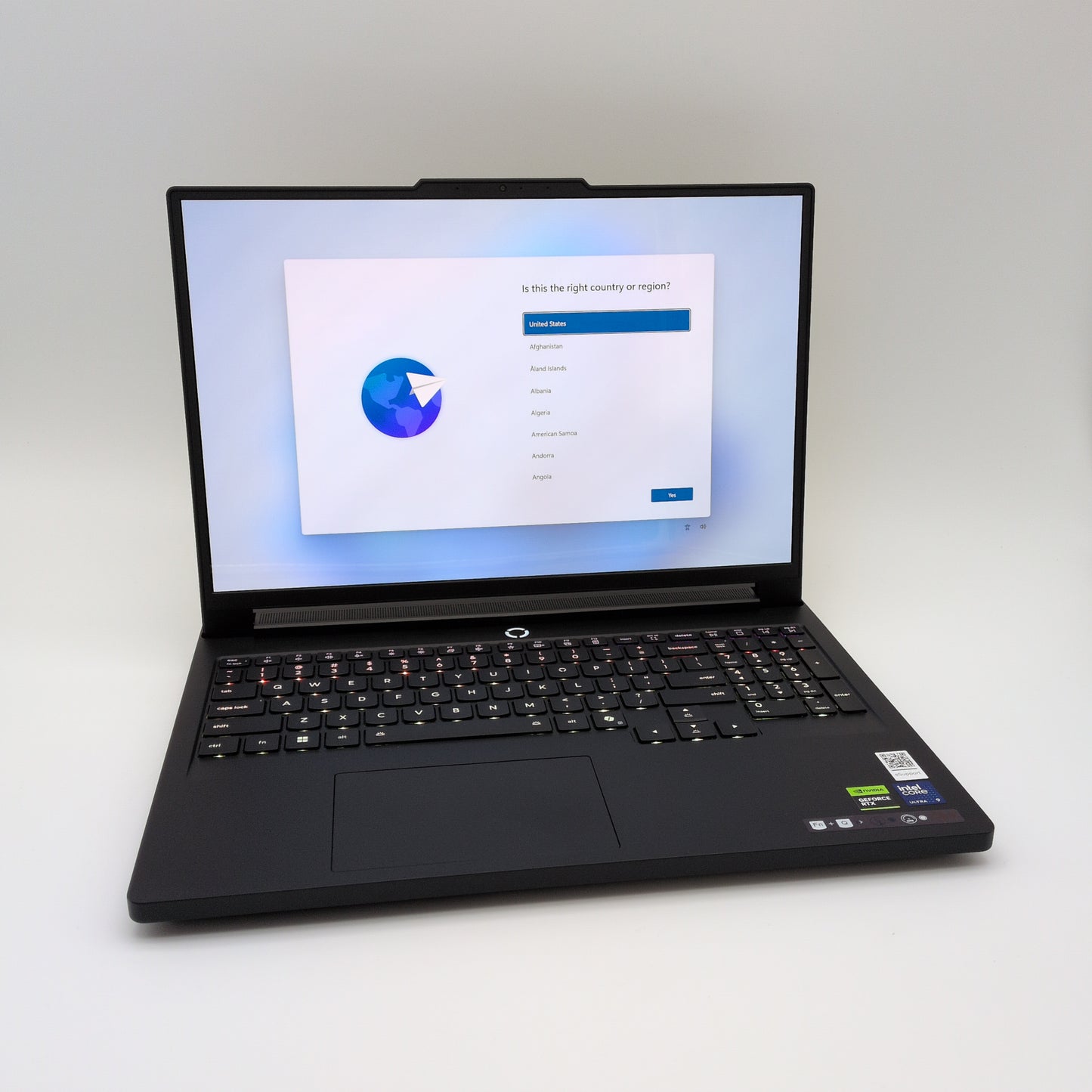 Lenovo Legion Pro 7 NVIDIA RTX 5070 Ti, Intel Ultra 9 275HX, 32GB DDR5 RAM, 16" QHD+ 240Hz OLED Gaming Laptop