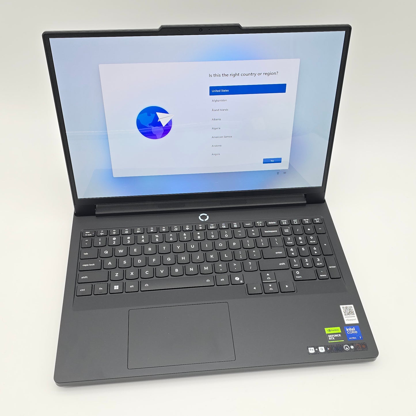 Lenovo Legion Pro 7 OLED, RTX 5070 Ti, Intel Core Ultra 9 255HX, 32GB DDR5, 1TB NVMe, 16" QHD+ 240Hz OLED Gaming Laptop