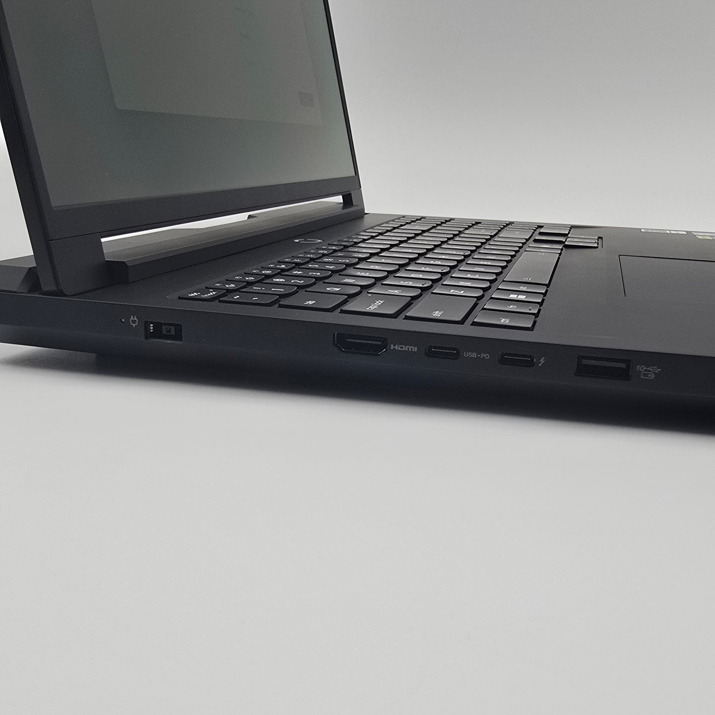 Lenovo Legion Pro 7 OLED, RTX 5070 Ti, Intel Core Ultra 9 255HX, 32GB DDR5, 1TB NVMe, 16" QHD+ 240Hz OLED Gaming Laptop