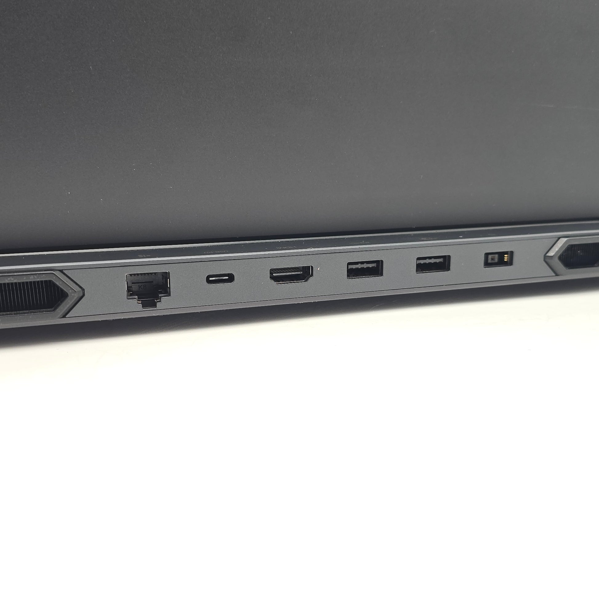 Lenovo Legion Pro 7i Gen 8, RTX 4080, Intel Core i9-13900HX, 32GB DDR5, 3TB NVMe, 16" WQXGA 240Hz, Windows Gaming Laptop