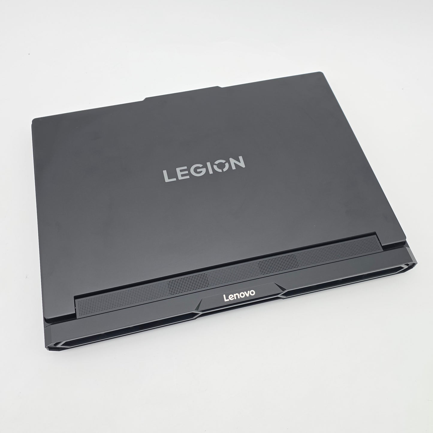 Lenovo Legion Pro 7i, RTX 5080, Intel Core Ultra 9 275HX, 32GB DDR5, 1TB NVMe, 16" WQXGA 240Hz OLED, Windows Gaming Laptop