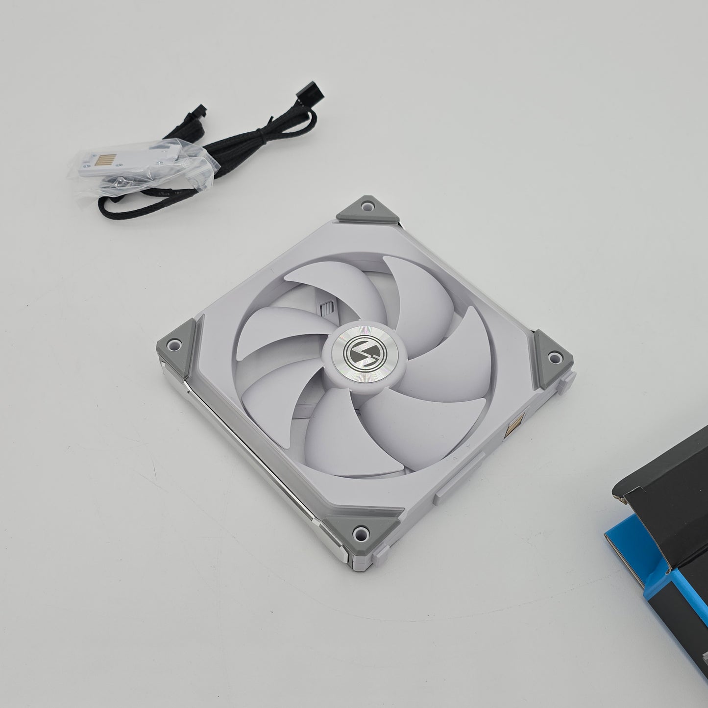 Lian Li Uni Fan SL 140 White RGB, SL140