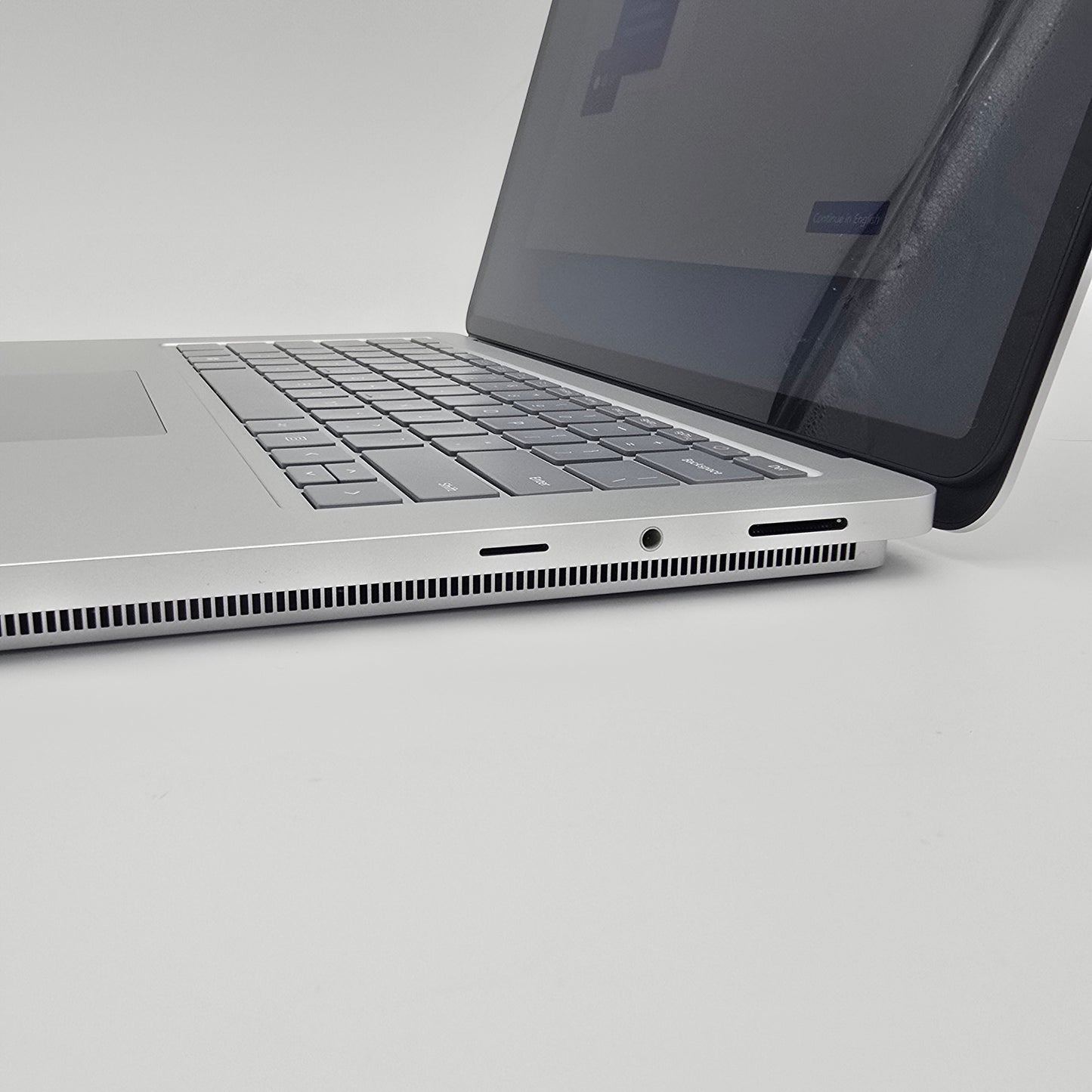 Microsoft Surface Laptop Studio 2, RTX 4060, Intel Core i7-13700H, 64GB DDR5, 2TB NVMe, 14.4" 1600p 120Hz Windows Laptop